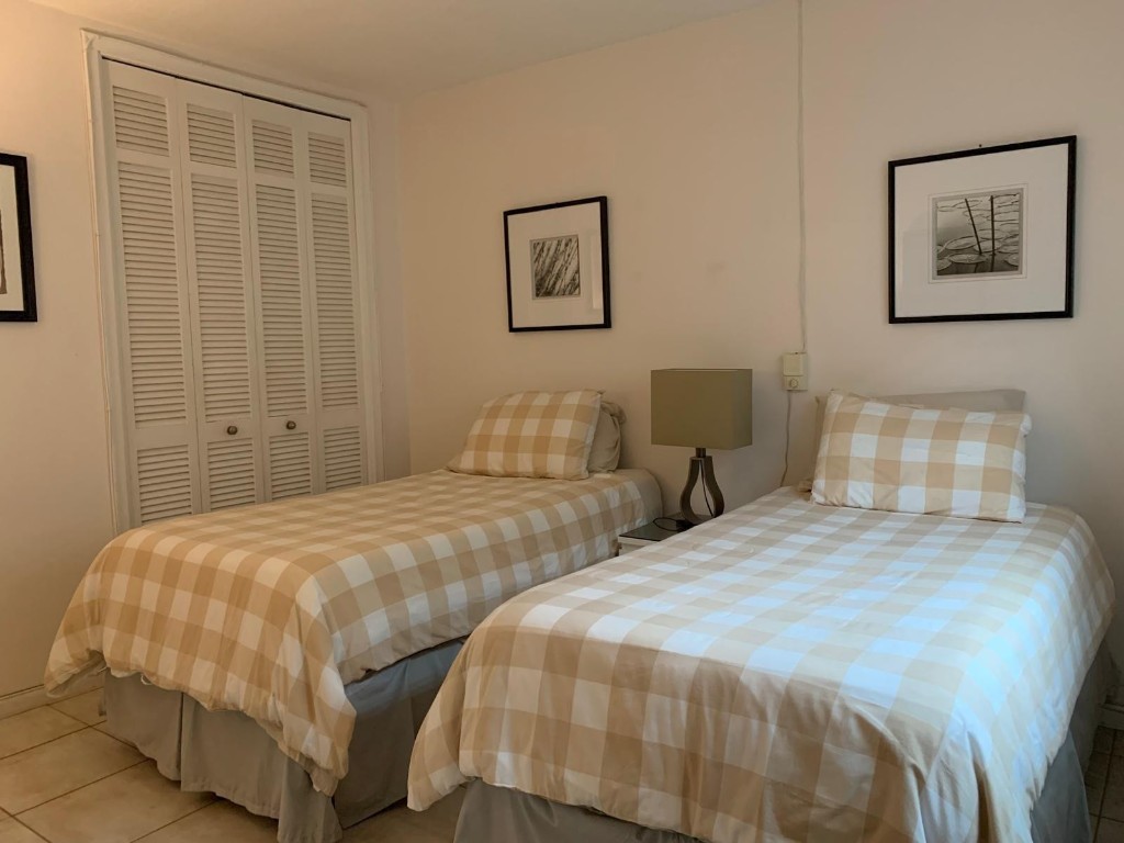 Mana Loa Condo - Residential Lease