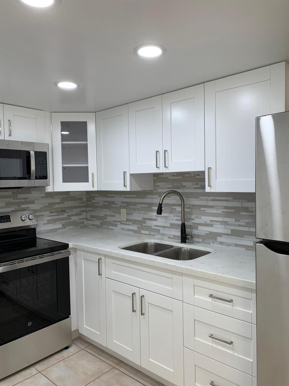 Mana Loa Condo - Residential Lease