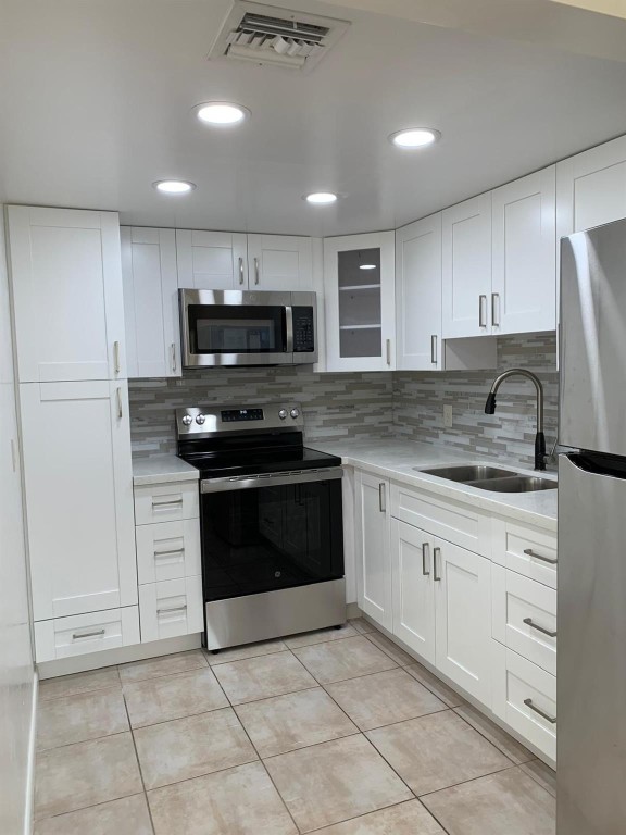 Mana Loa Condo - Residential Lease