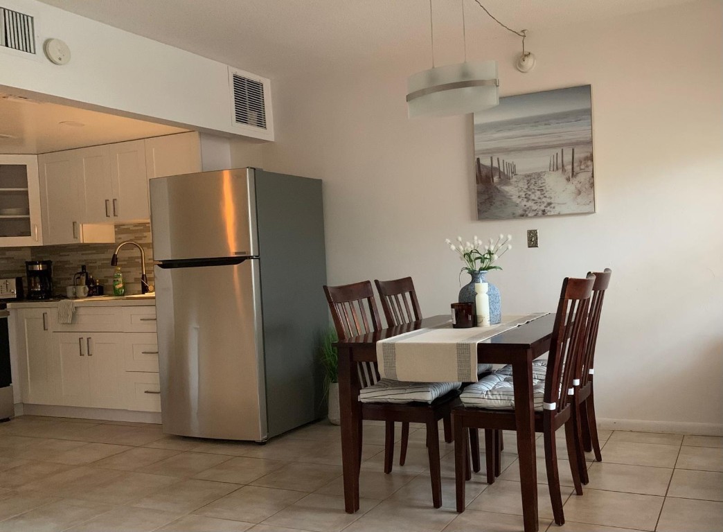 Mana Loa Condo - Residential Lease