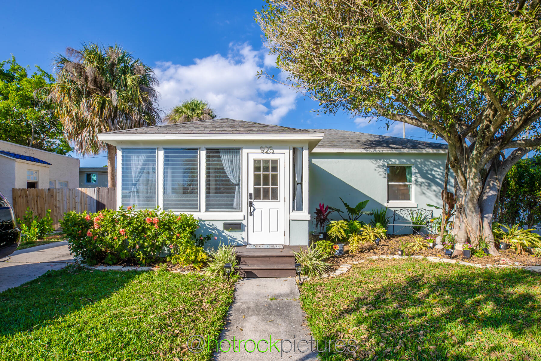 Tastefully renovated home on a spacious lot, located in a quiet area of Northwood, just steps from the Intracoastal and a short drive to vibrant Downtown West Palm Beach.This property features a bright living area, a modern kitchen with updated appliances, and two bedrooms with one bathroom. The large garden offers plenty of space to add a pool, making it ideal for outdoor living.Perfect as a family residence or a short-term rental investment, the home has been fully renovated, including a new electrical panel and buried wiring.Don't miss this unique opportunity to own a peaceful retreat with effortless access to Downtown West Palm Beach's premier amenities and attractions!