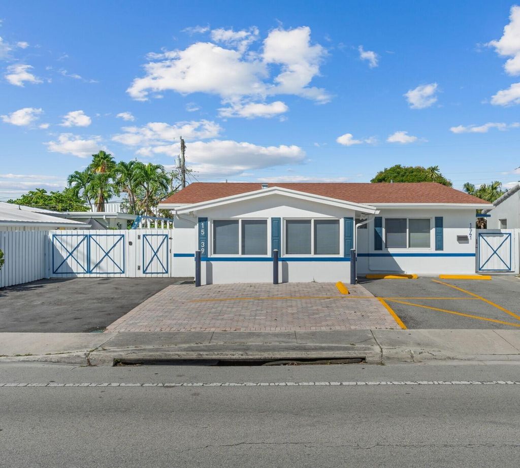 Photo of 15391541 NE 15th Avenue, Fort Lauderdale, FL 33304 (MLS # R11165088)