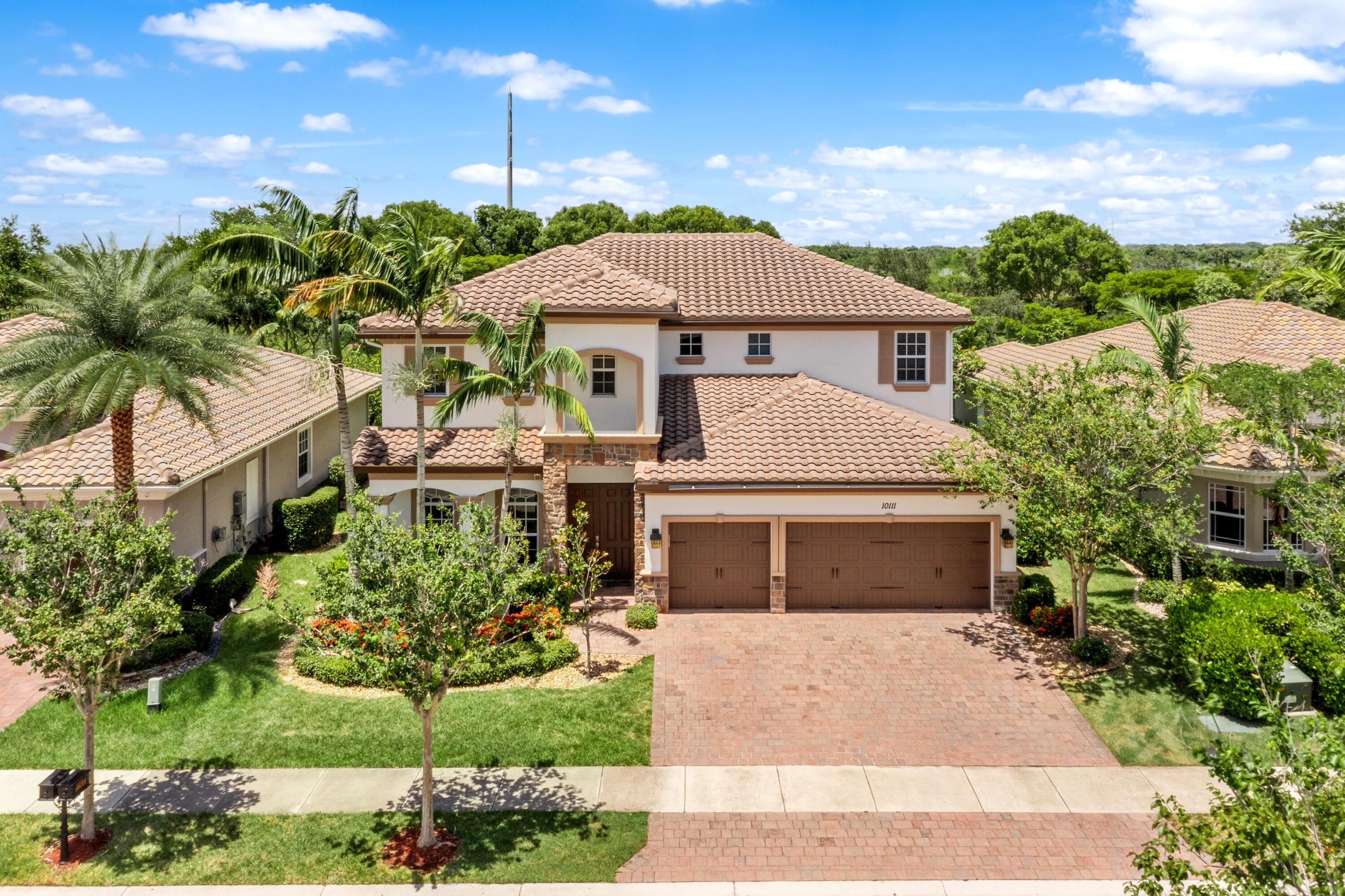 10111 EDGEWATER Court