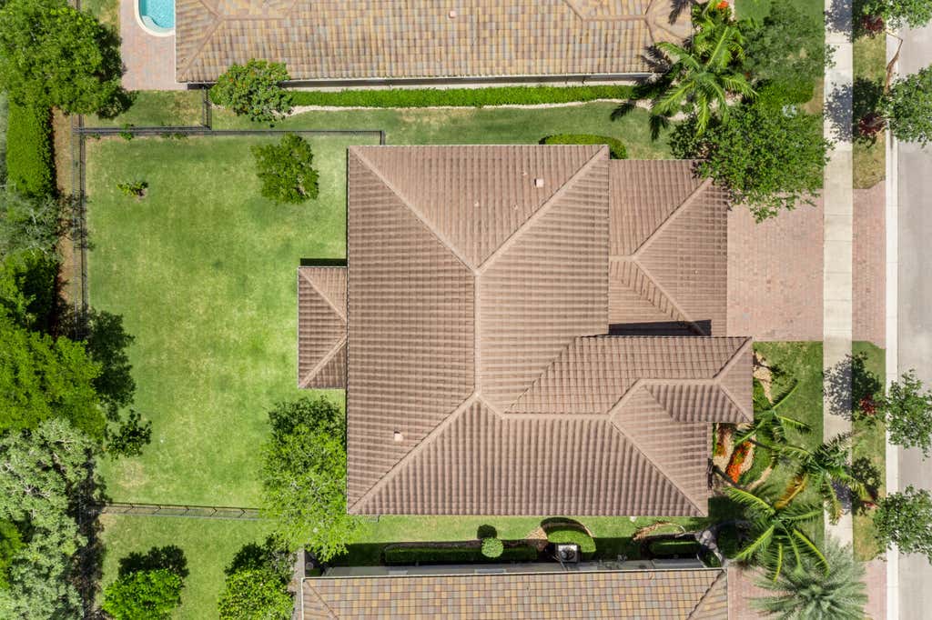 Photo of 10111 EDGEWATER Court, Parkland, FL 33076 (MLS # B26057614)