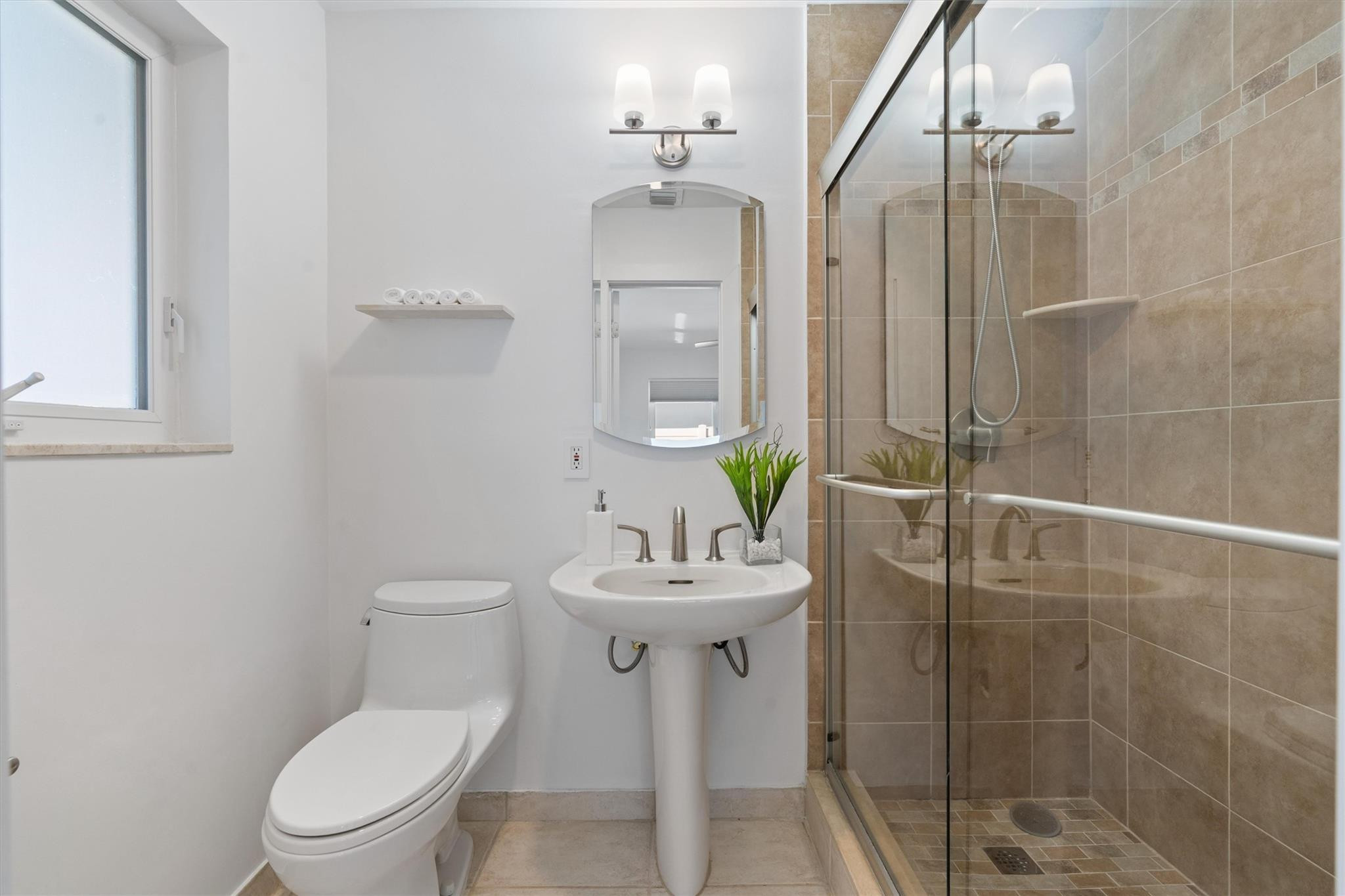 Bel-Air 32-10 B - Residential