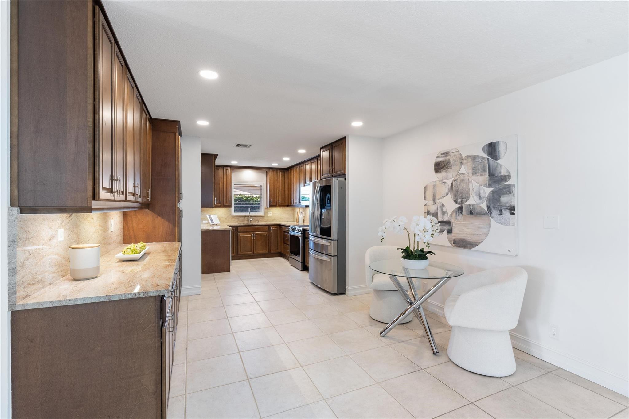 Bel-Air 32-10 B - Residential