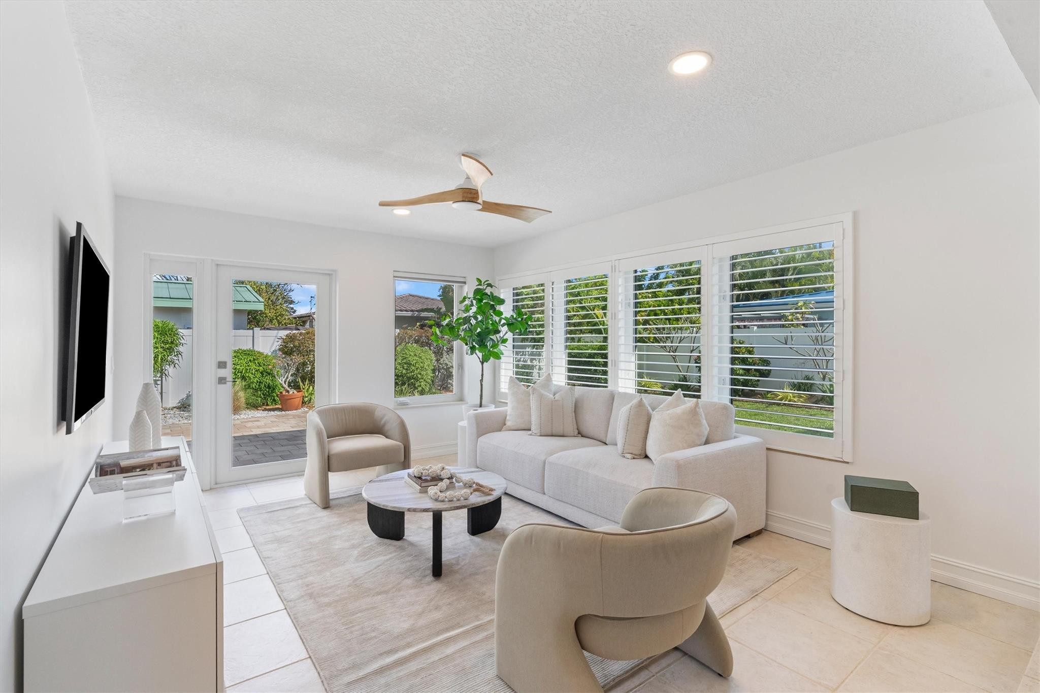 Bel-Air 32-10 B - Residential