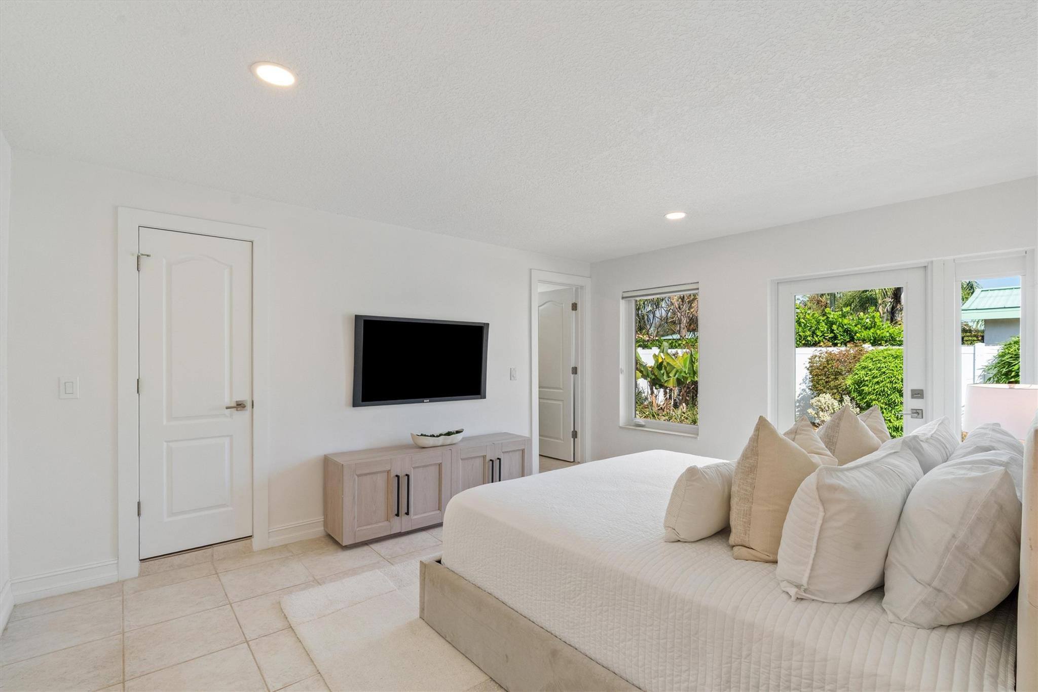 Bel-Air 32-10 B - Residential