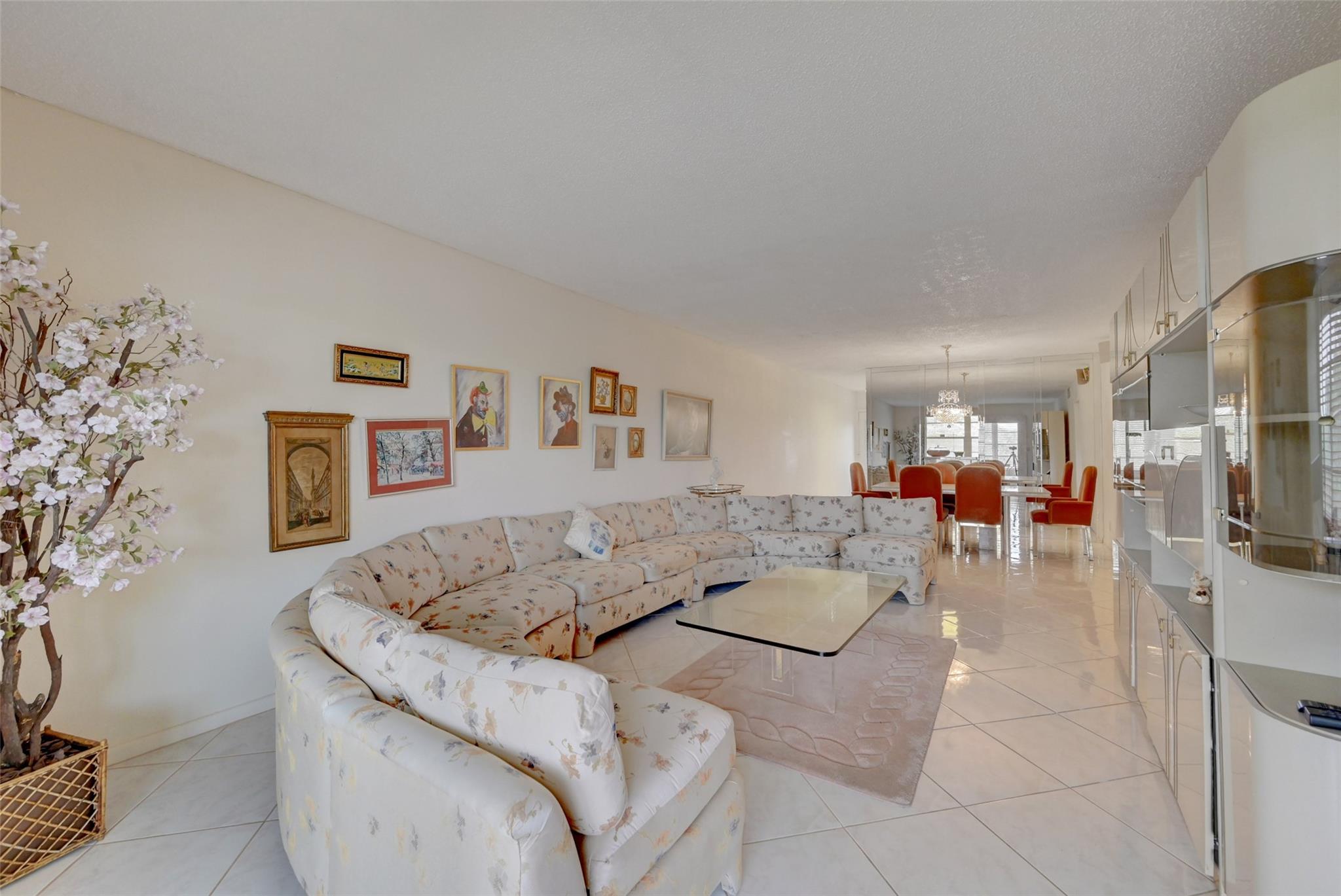 PRICED FOR QUICK SALE!. THIS IS A BARGAIN!. GREAT 2BEDROOM/2BATH COMPLETLEY FURNISHED READY FOR THE NEXT OWNER. NEWER A/C. AND NEWER APPLIANCES. CONDO IN GREAT SHAPE. BEAUTIFUL LAKE/GARDEN VIEW FROM BALCONY. LOCATED IN ONE OF THE BEST VILLAGES IN WYNMOOR. A MUST SEE!.
