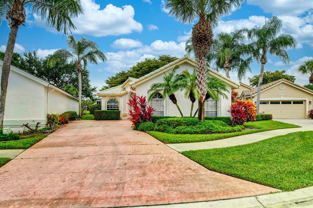 Photo of 6053 Bay Isles Drive, Boynton Beach, FL 33437 (MLS # R10725487)