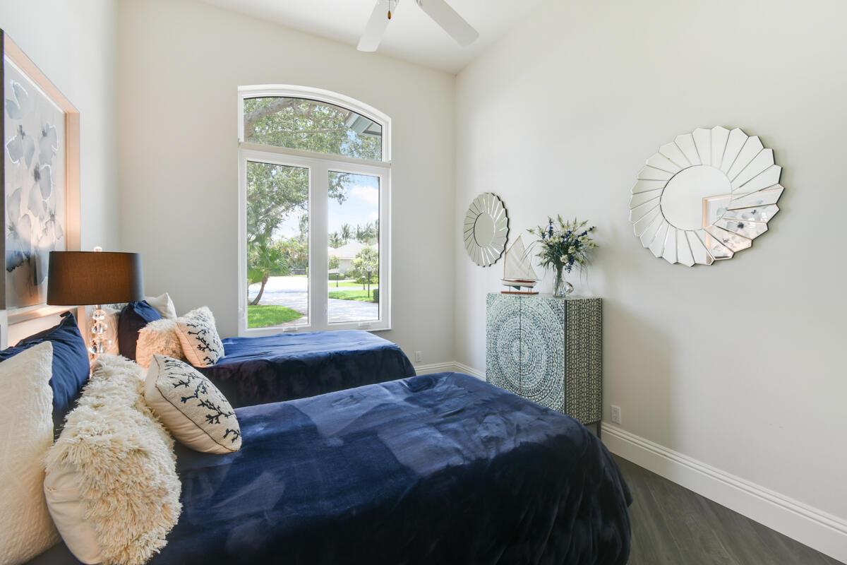 RIVER RIDGE (TEQUESTA) - Residential