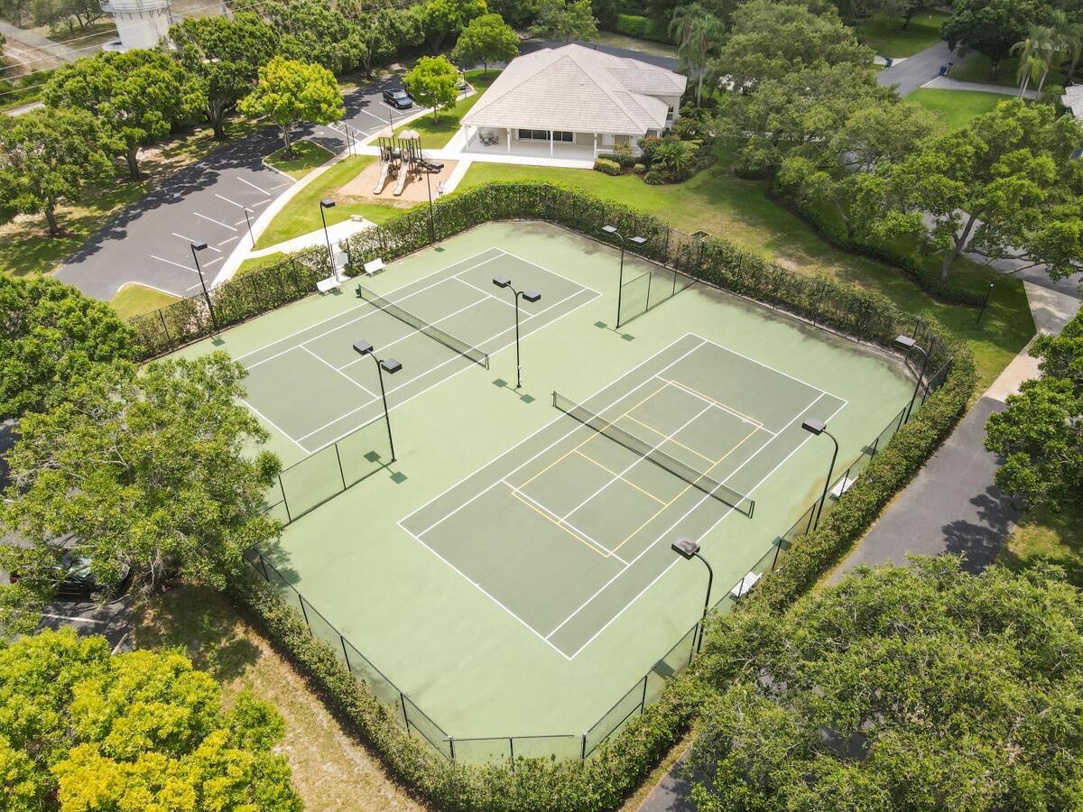 RIVER RIDGE (TEQUESTA) - Residential