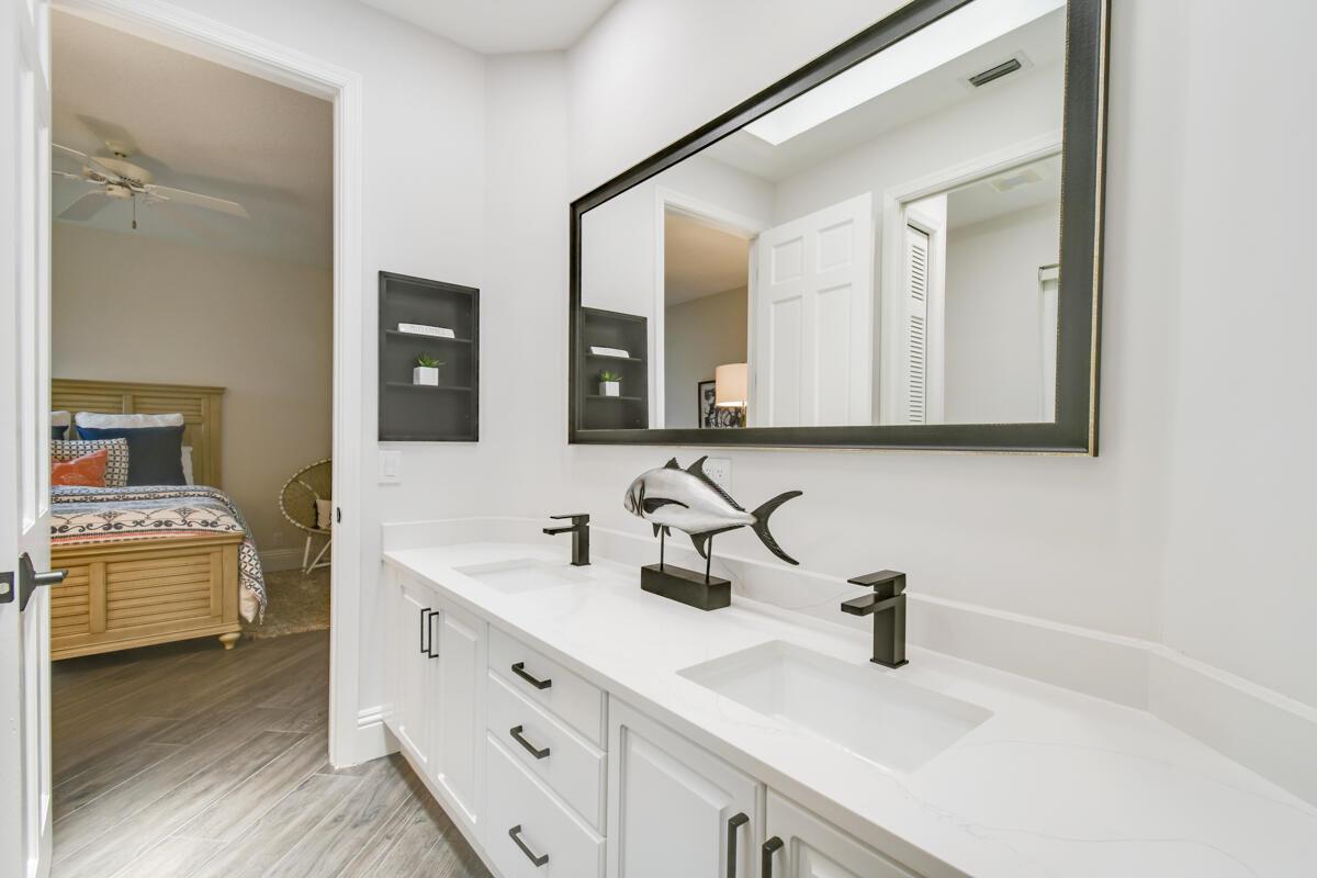 RIVER RIDGE (TEQUESTA) - Residential