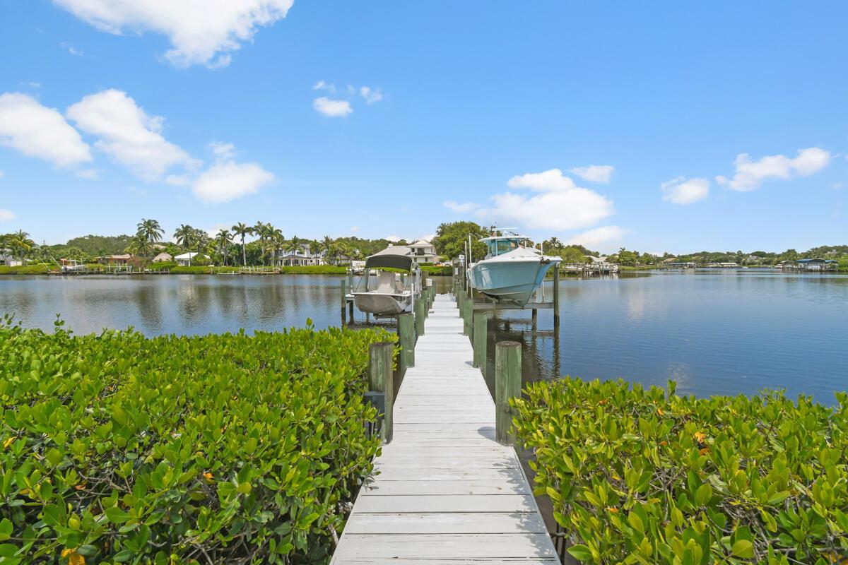 RIVER RIDGE (TEQUESTA) - Residential