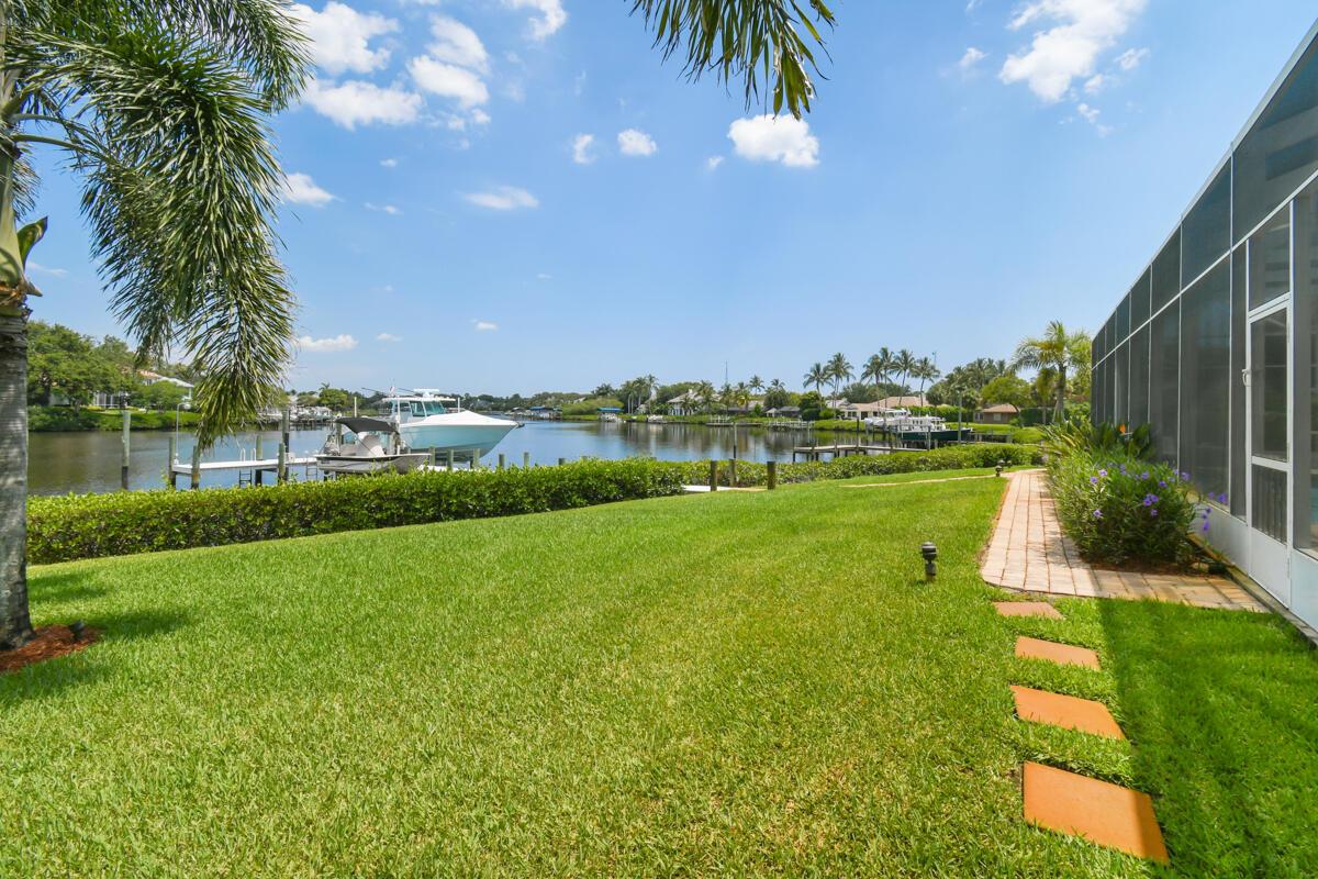 RIVER RIDGE (TEQUESTA) - Residential