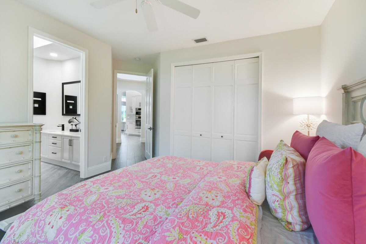 RIVER RIDGE (TEQUESTA) - Residential