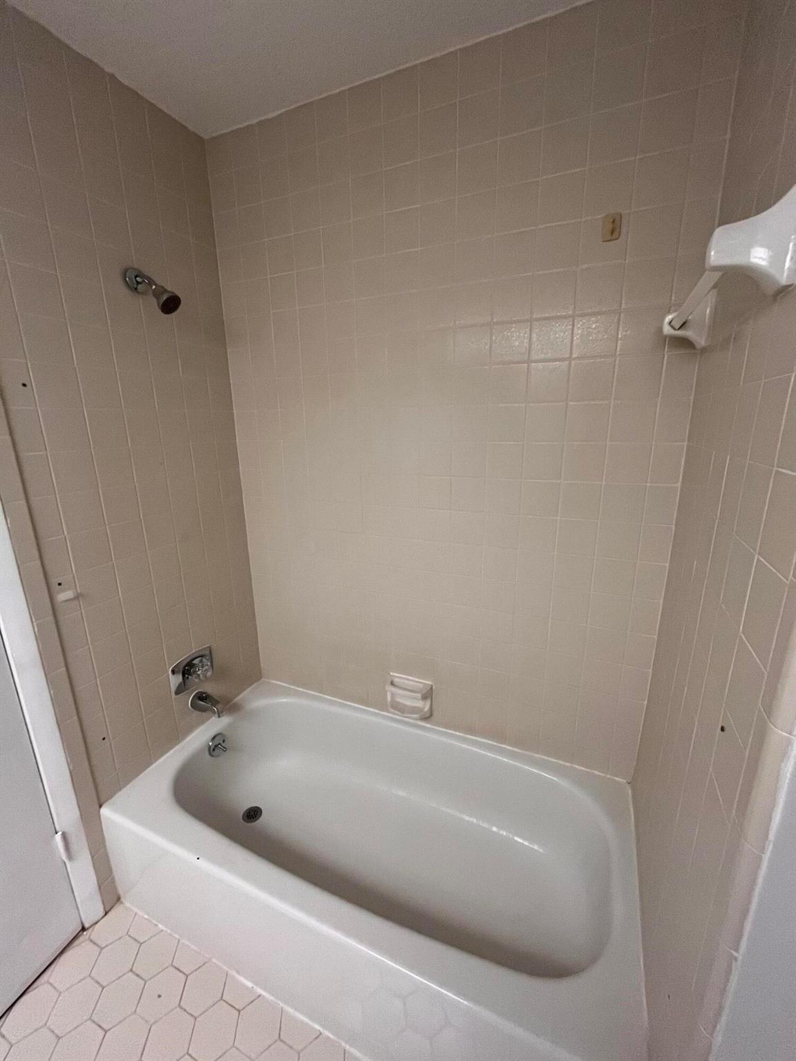 JAMESTOWN AT HERITAGE RID - Residential Lease