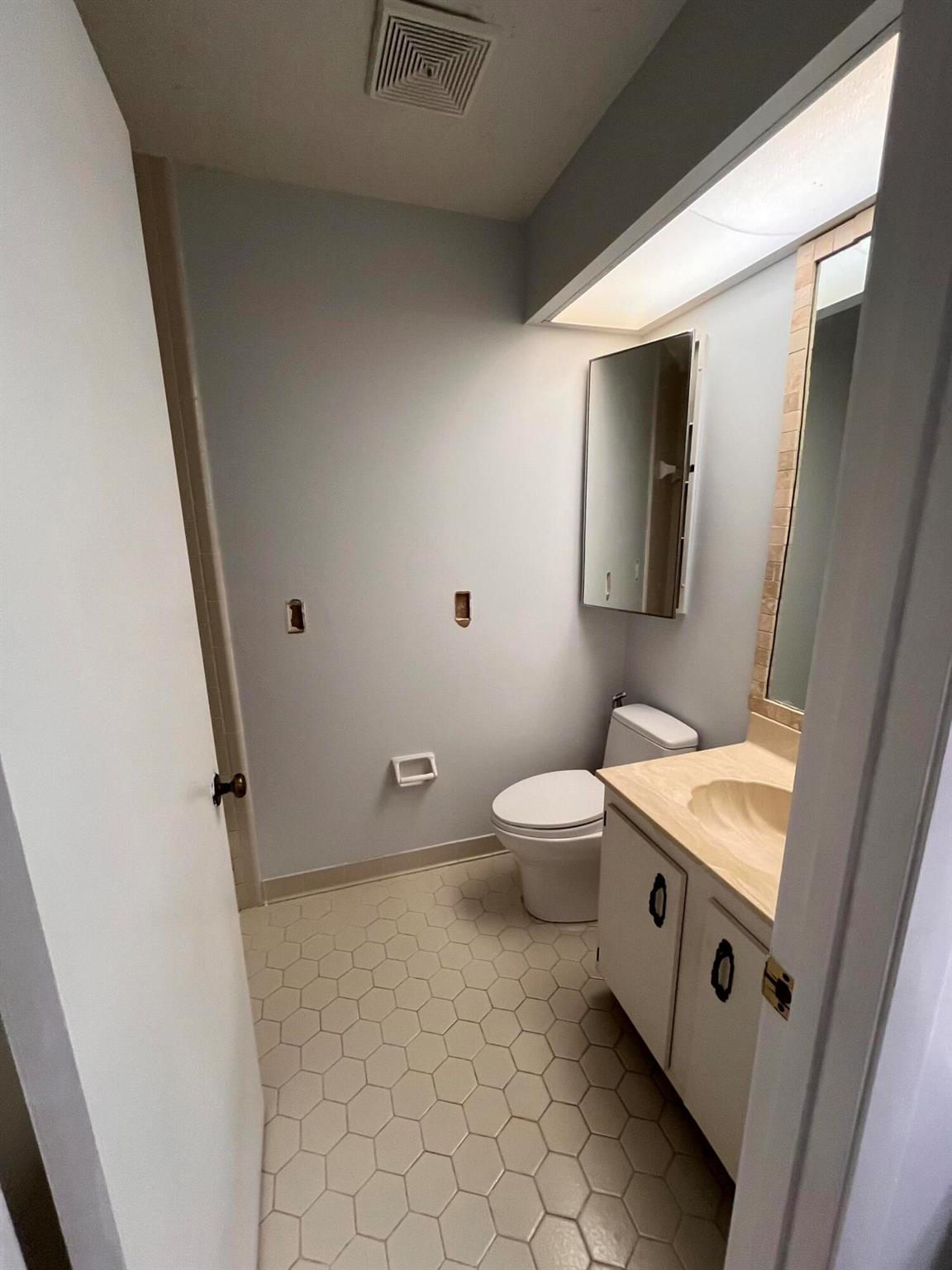 JAMESTOWN AT HERITAGE RID - Residential Lease