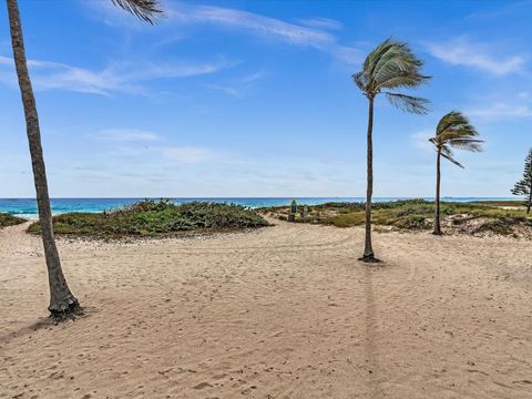 A home in Lauderdale By The Sea