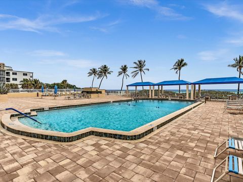 A home in Lauderdale By The Sea