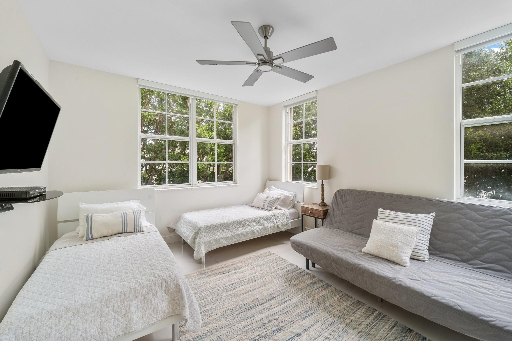 THE YACHT CLUB AT AVENTURA CONDO - Residential Lease