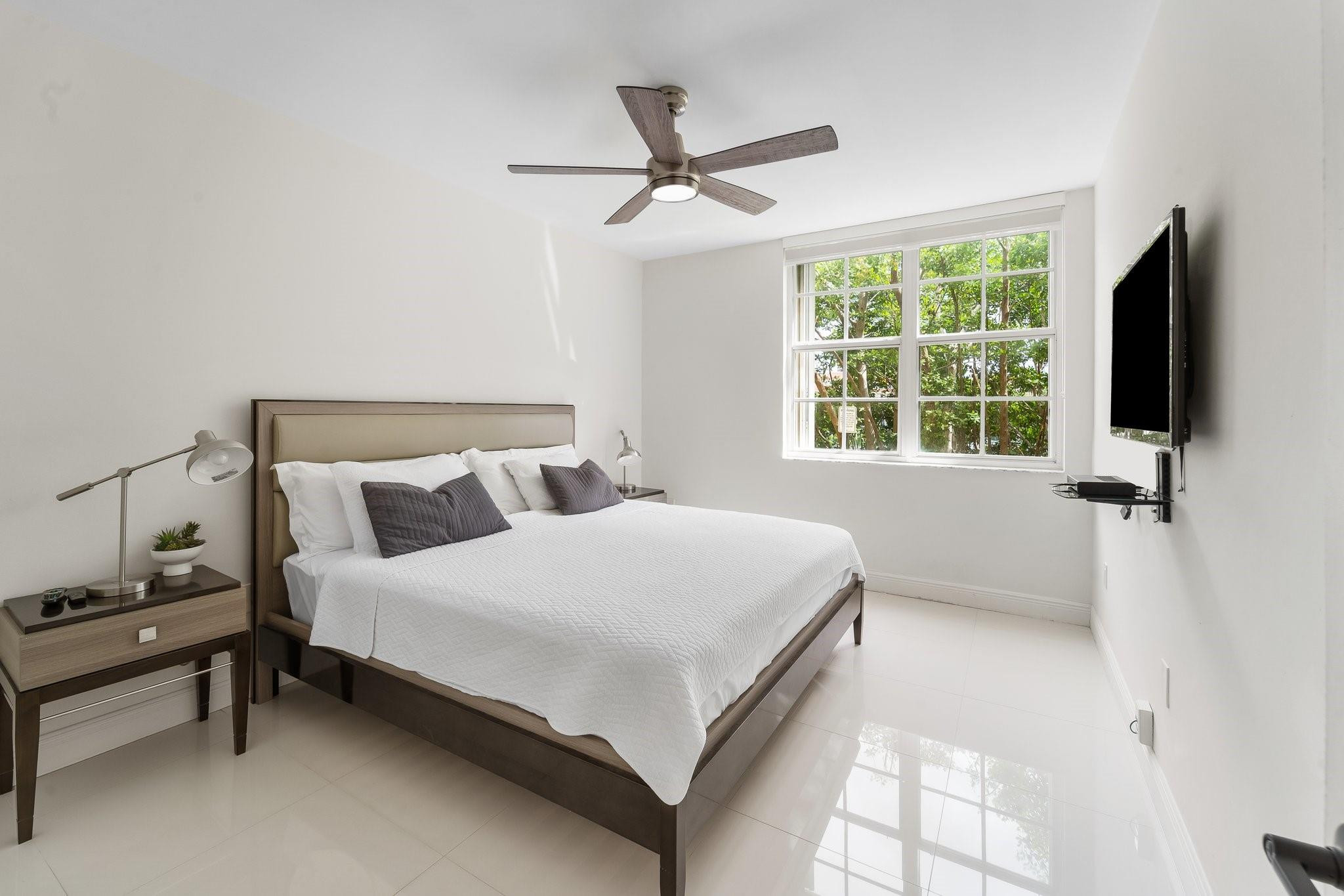 THE YACHT CLUB AT AVENTURA CONDO - Residential Lease
