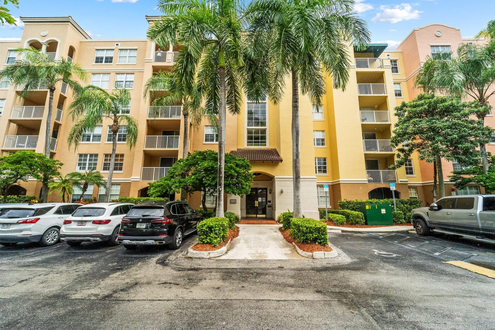 THE YACHT CLUB AT AVENTURA CONDO - Residential Lease