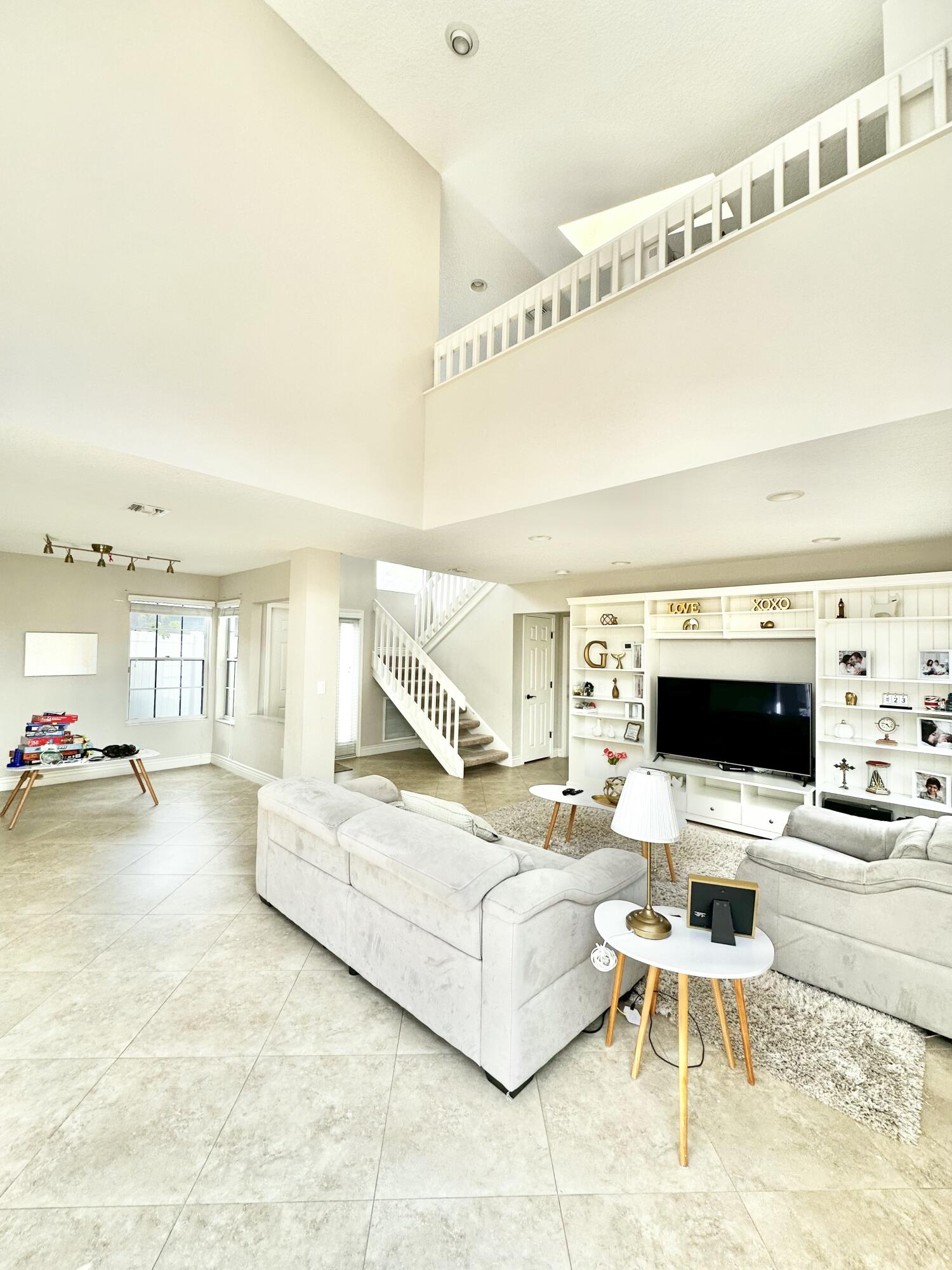 FAIRFIELD AT BOCA 1 OF CEDAR GROVE - Residential