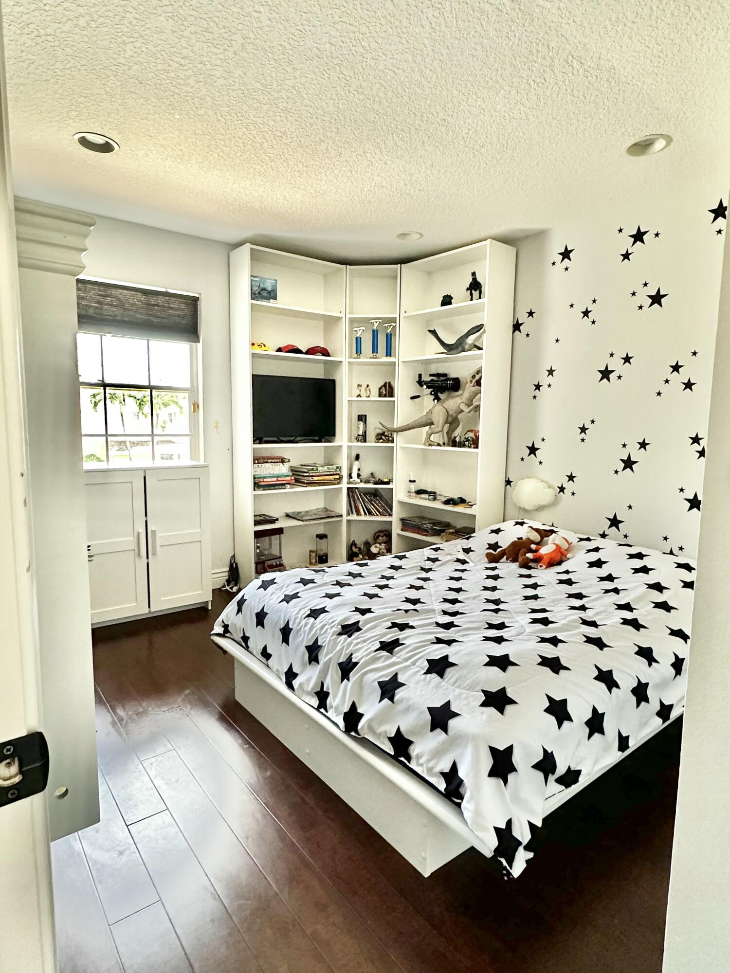 FAIRFIELD AT BOCA 1 OF CEDAR GROVE - Residential