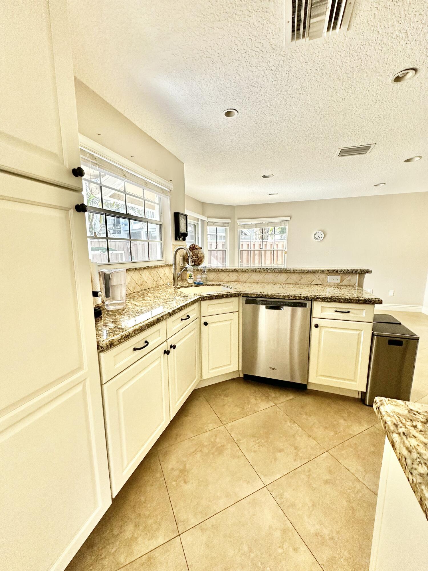 FAIRFIELD AT BOCA 1 OF CEDAR GROVE - Residential