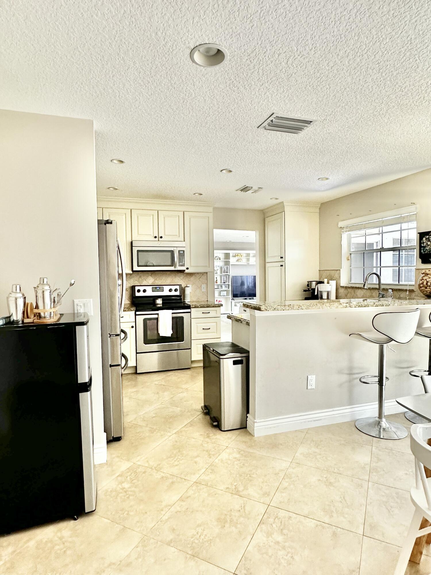 FAIRFIELD AT BOCA 1 OF CEDAR GROVE - Residential