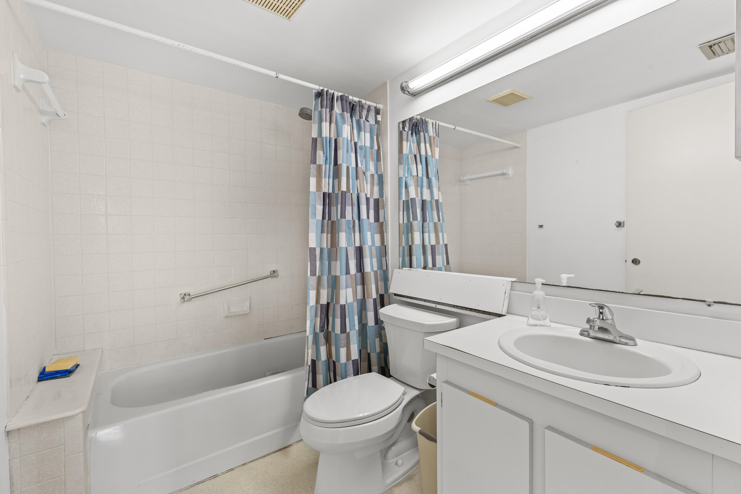 PALM CLUB WEST VILLAGE 1 CONDO - Residential