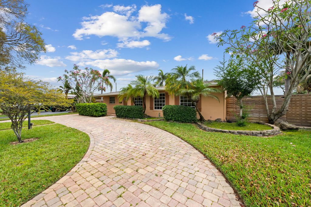Photo of 5018 SW 91st Terrace, Cooper City, FL 33328 (MLS # B26016455)