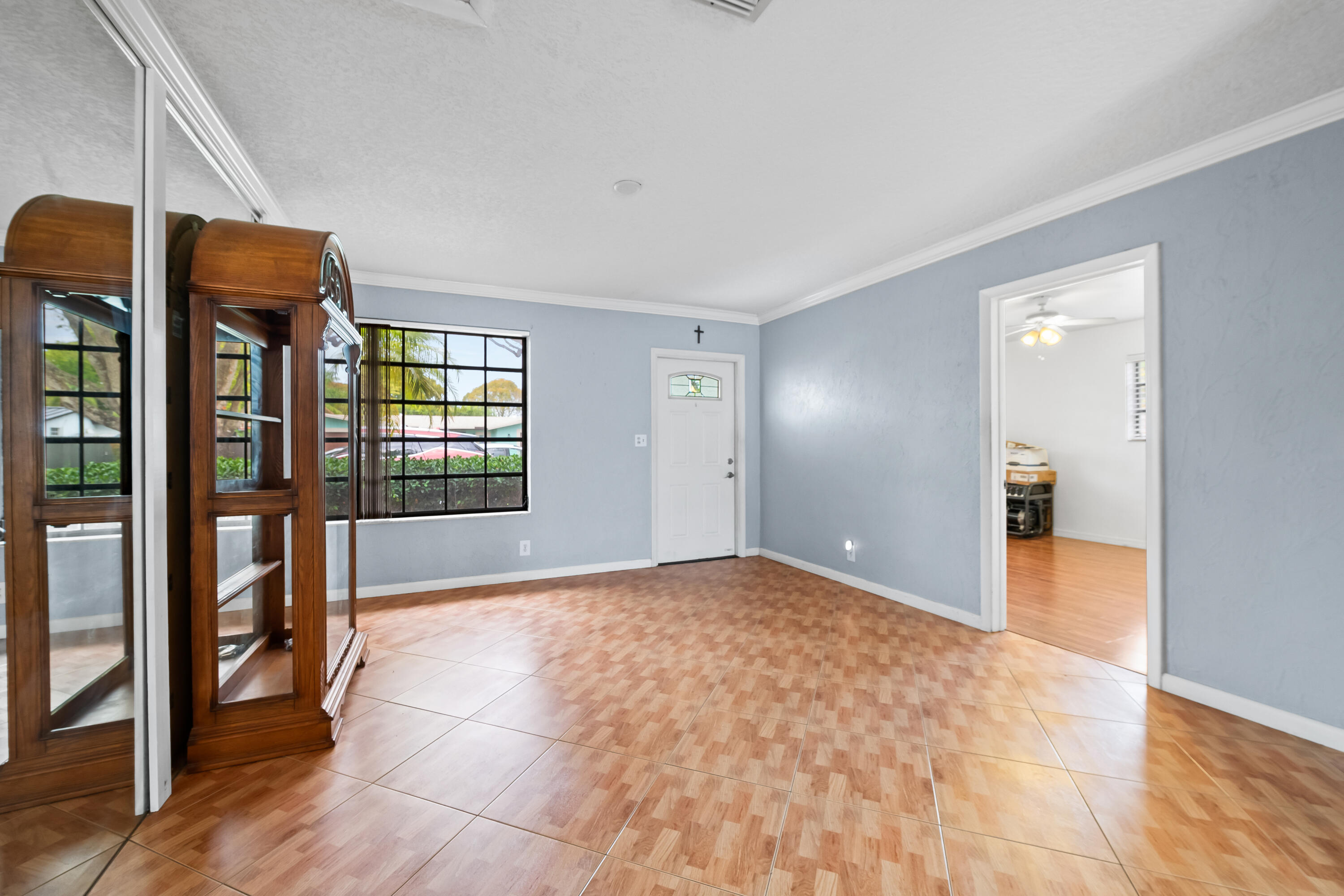 5018 SW 91st Terrace