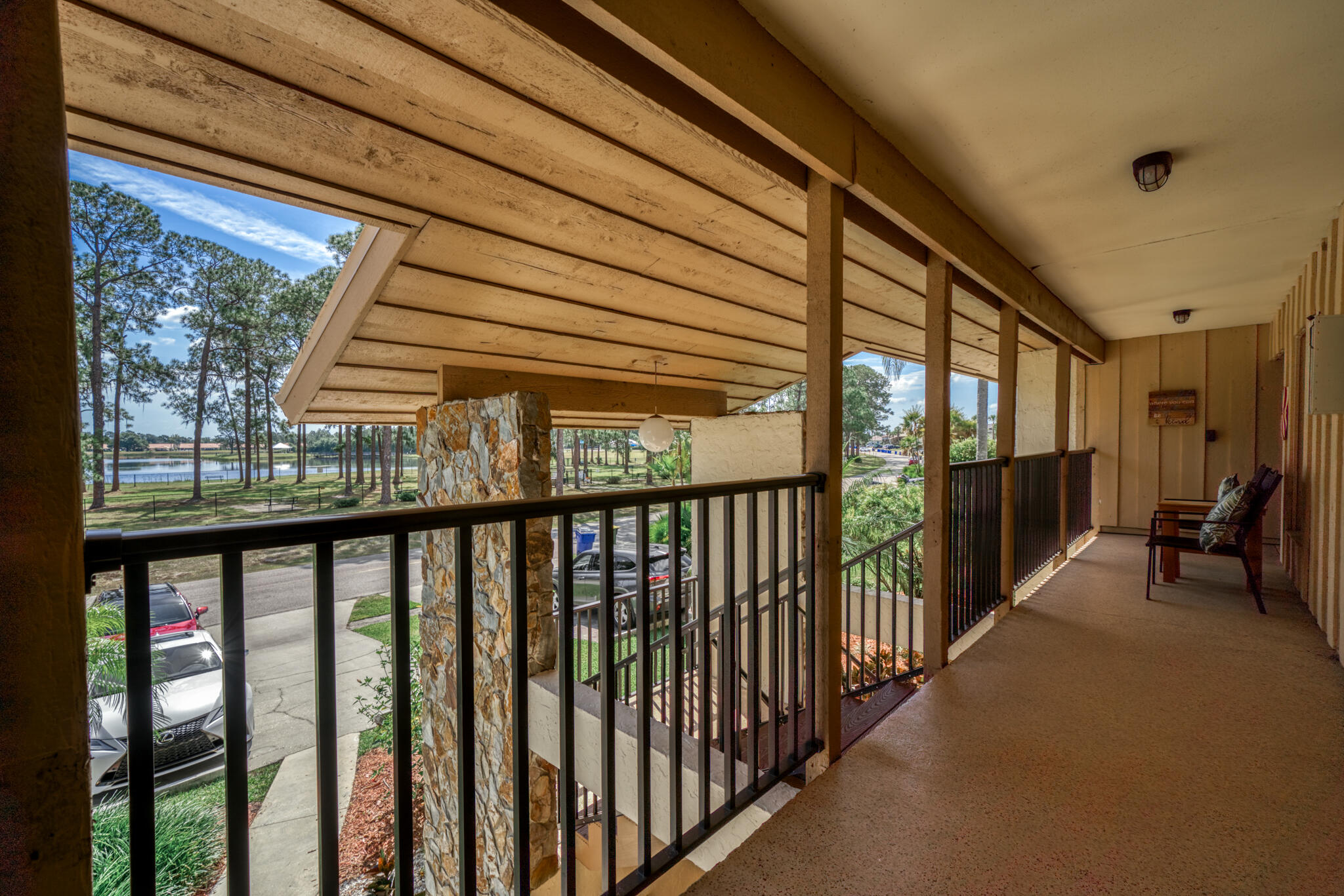 3833 Edgewater Drive