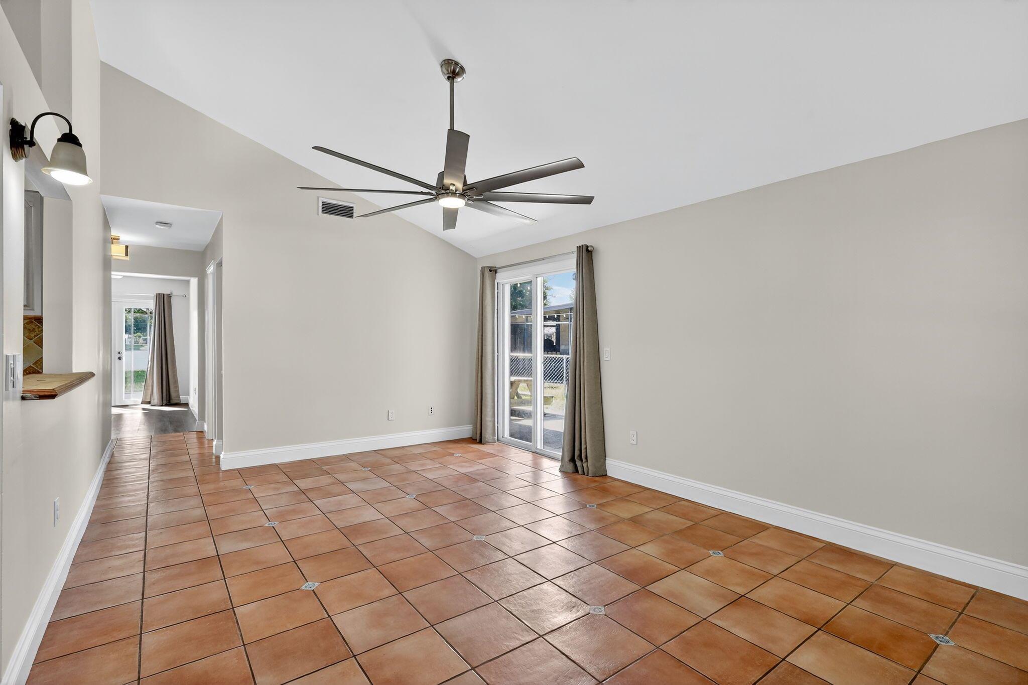 TARTAN LAKES 2 - Residential Lease