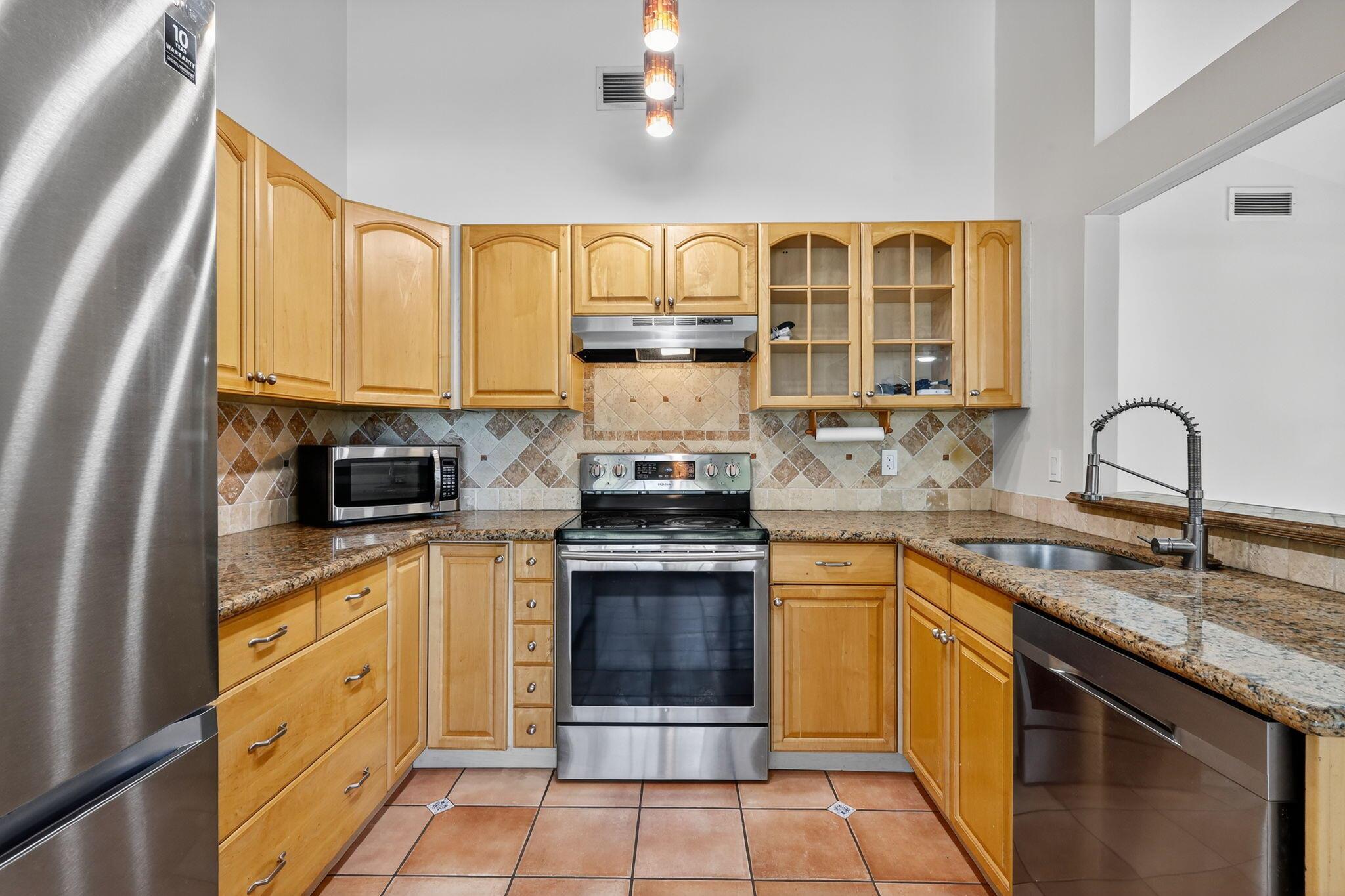 TARTAN LAKES 2 - Residential Lease