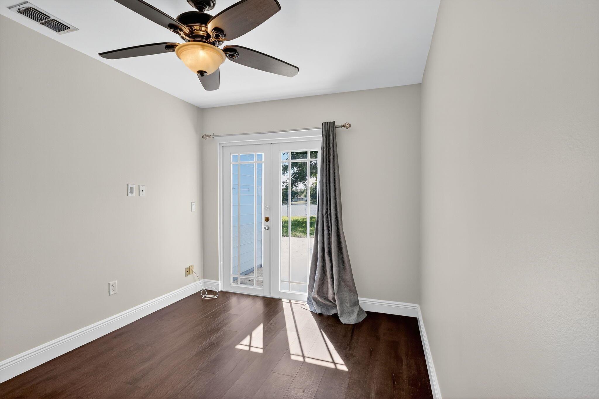 TARTAN LAKES 2 - Residential Lease