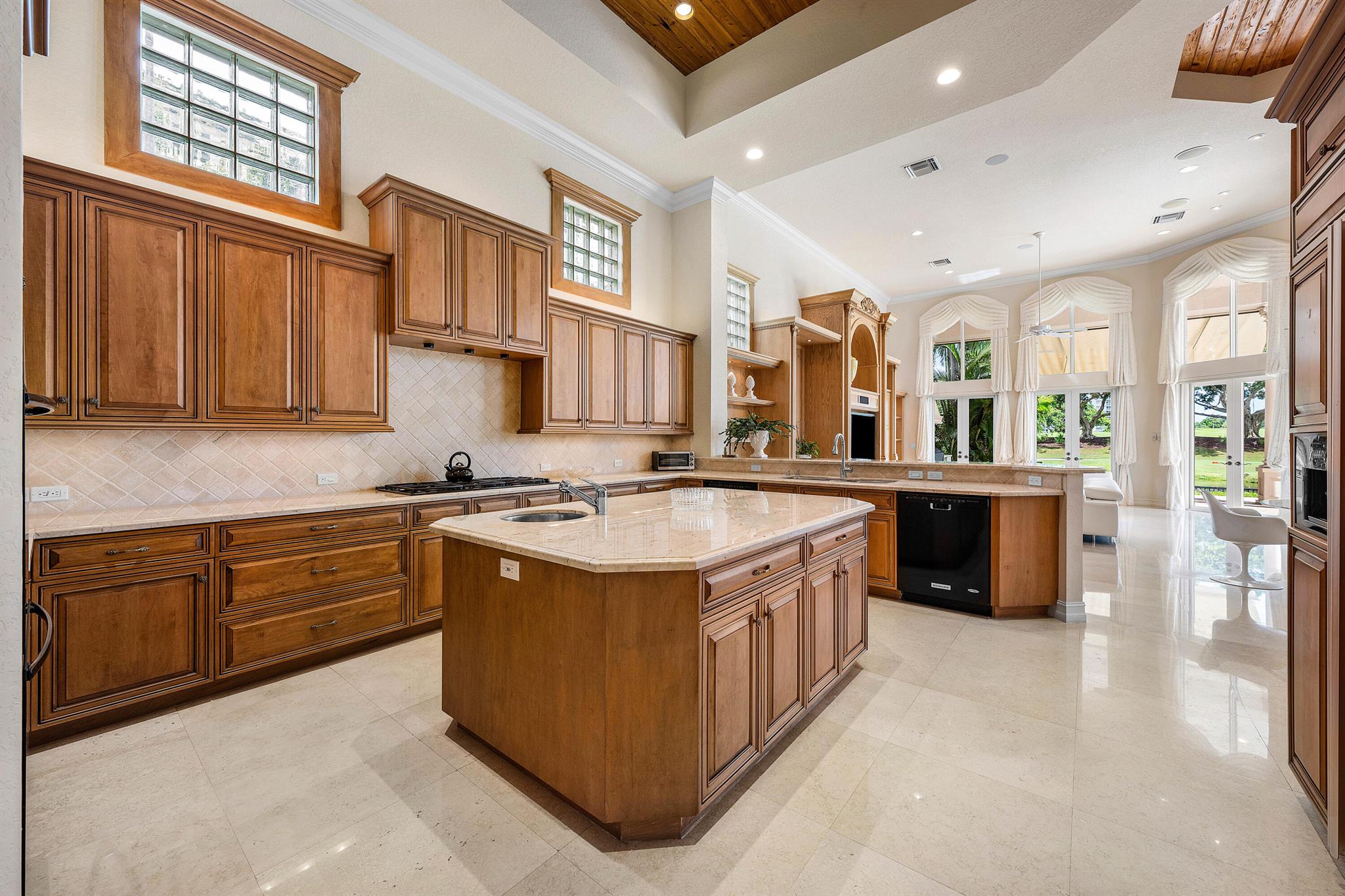 MIZNER LAKE ESTATES - Residential