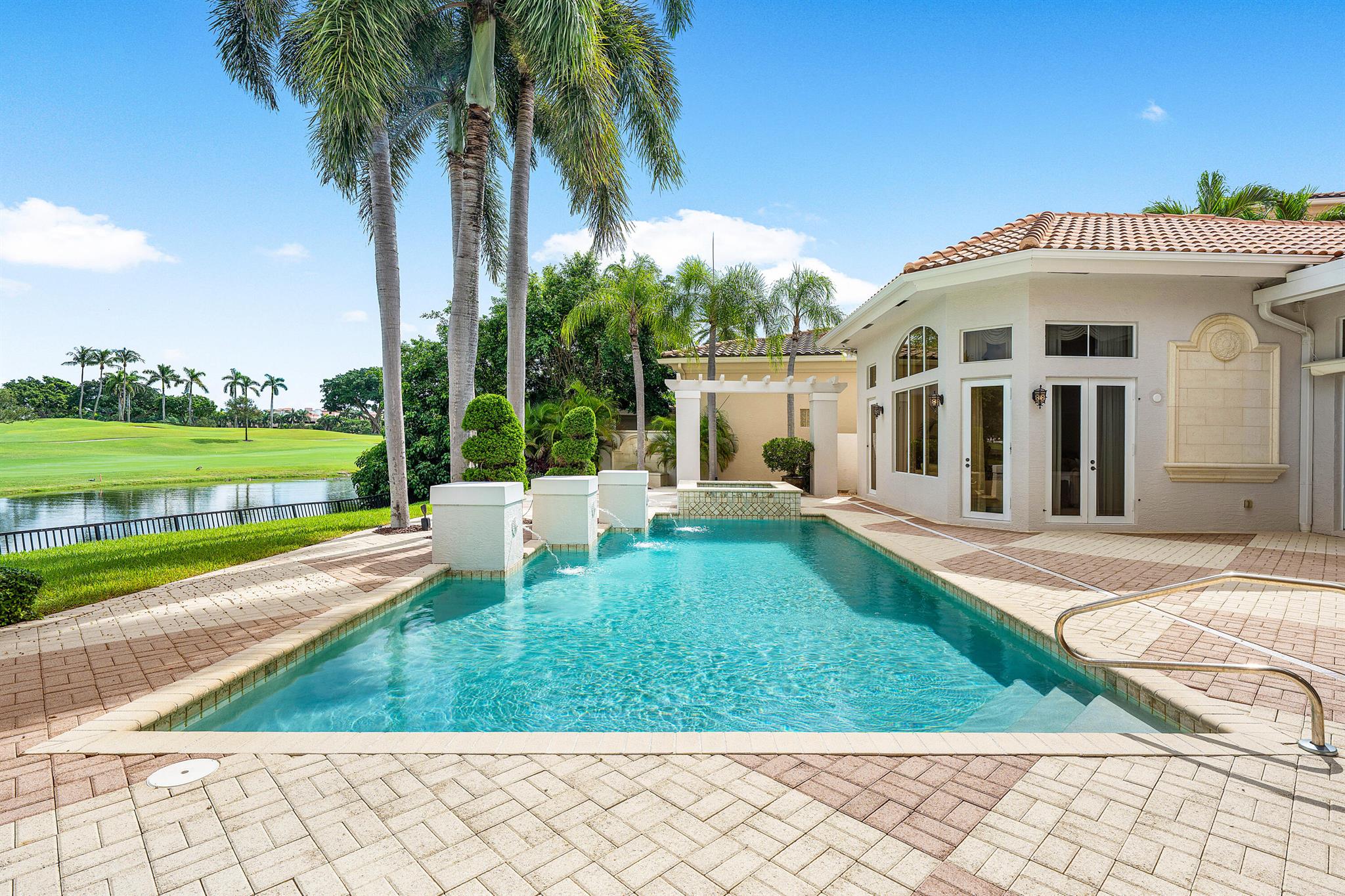 MIZNER LAKE ESTATES - Residential
