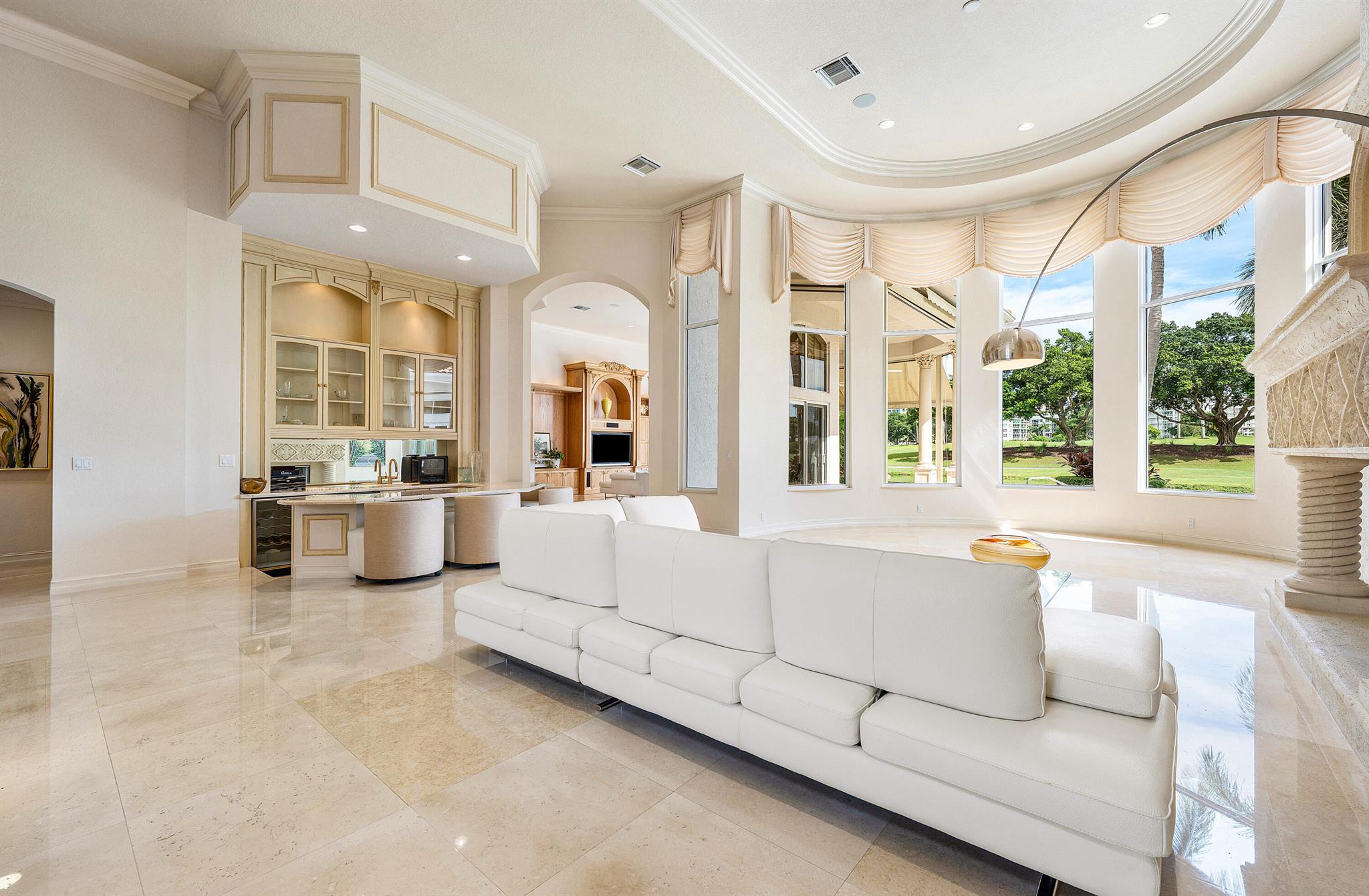 MIZNER LAKE ESTATES - Residential
