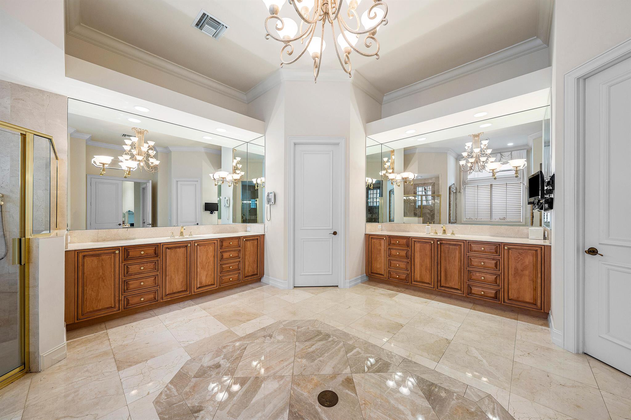 MIZNER LAKE ESTATES - Residential