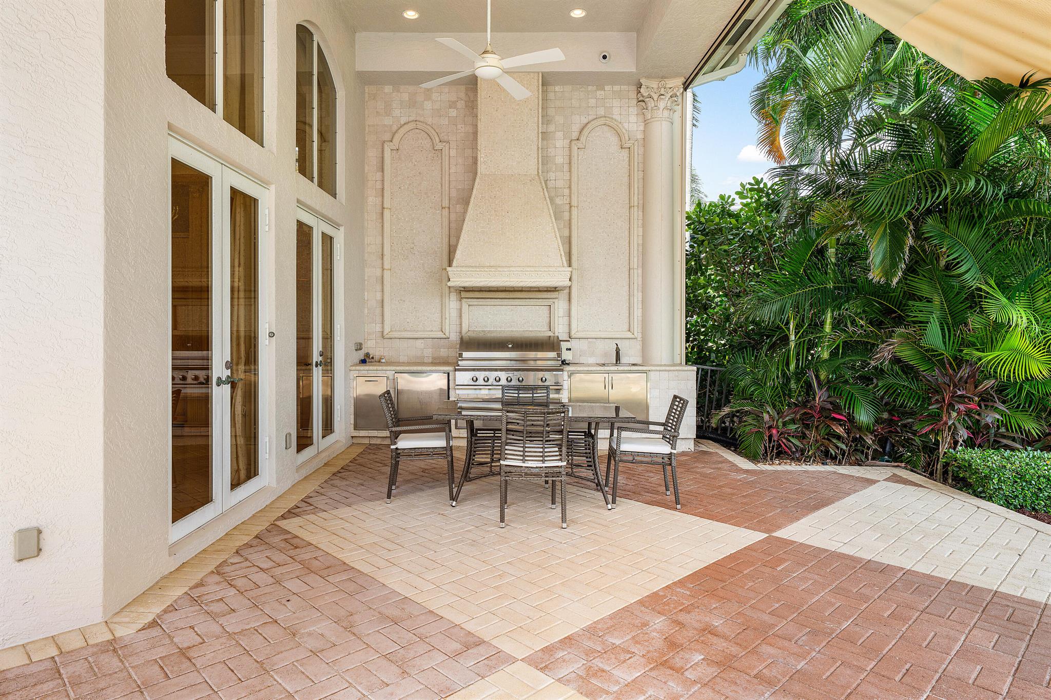 MIZNER LAKE ESTATES - Residential