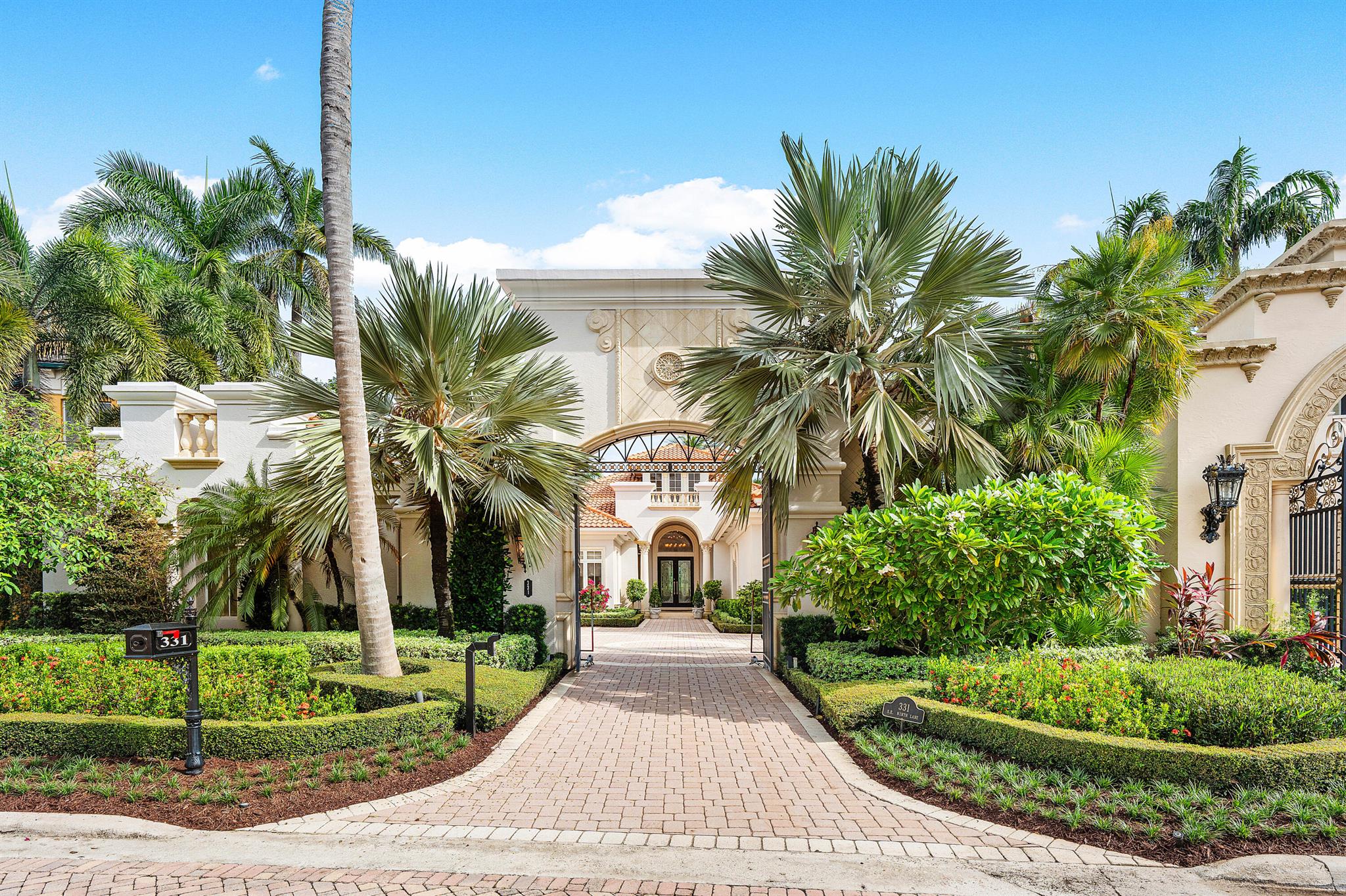 MIZNER LAKE ESTATES - Residential
