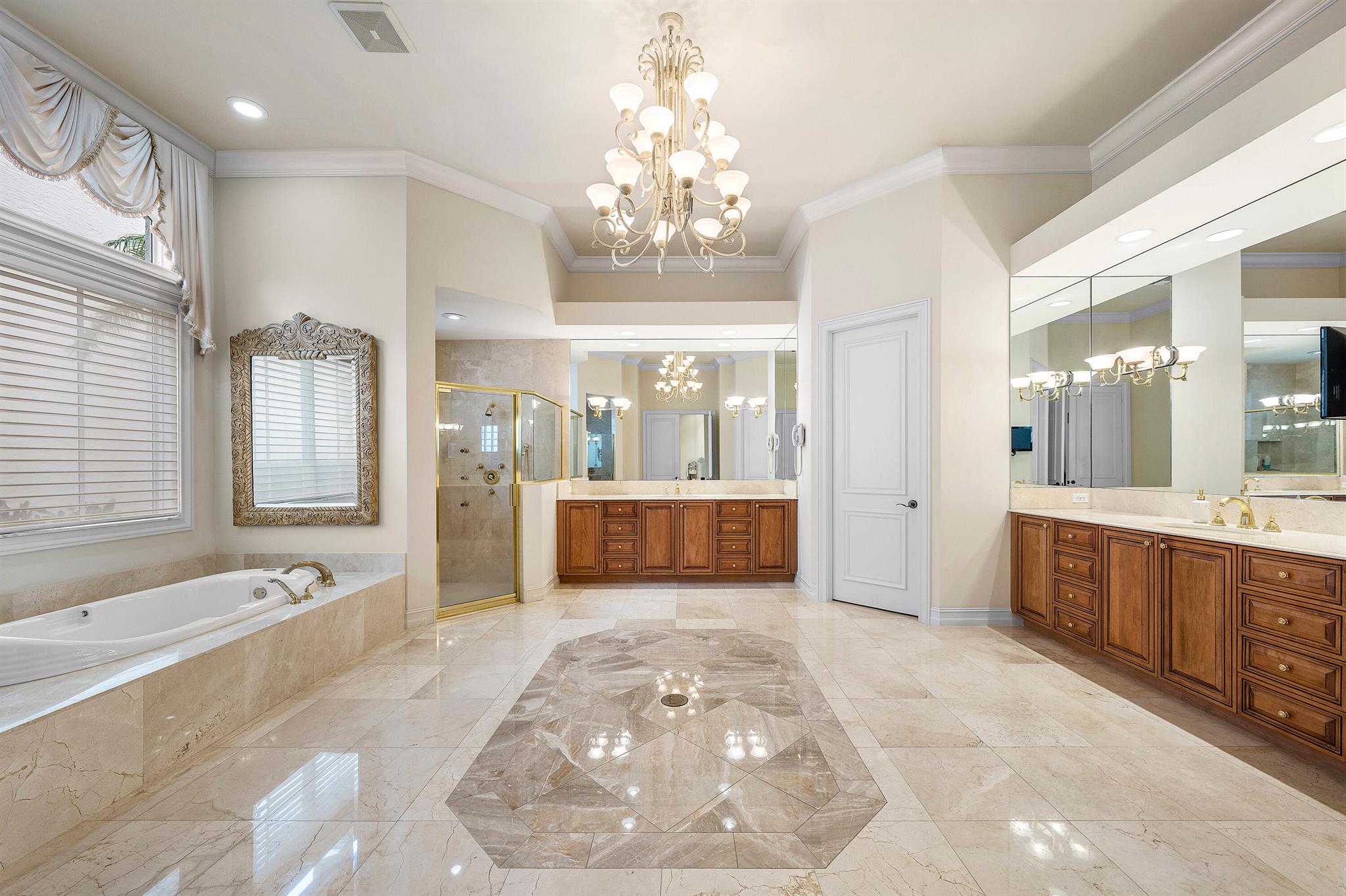 MIZNER LAKE ESTATES - Residential