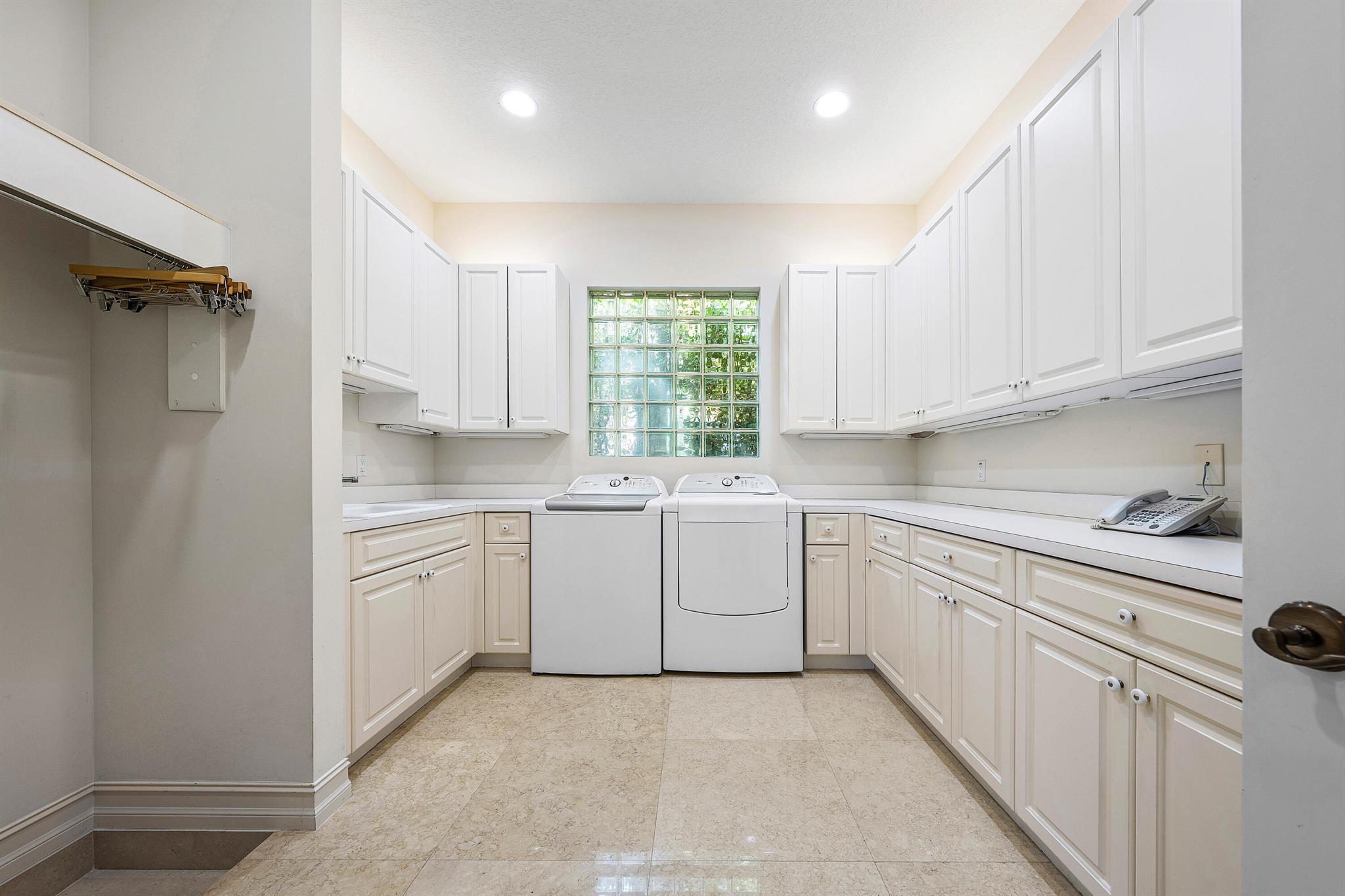 MIZNER LAKE ESTATES - Residential