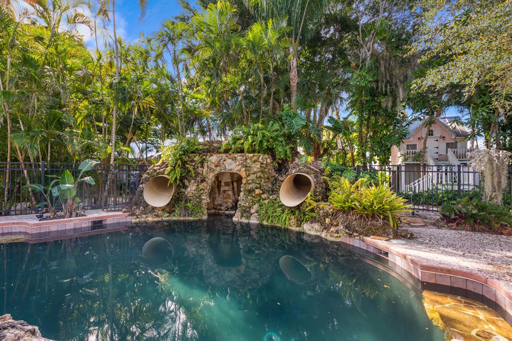 RIVER POINT - Residential