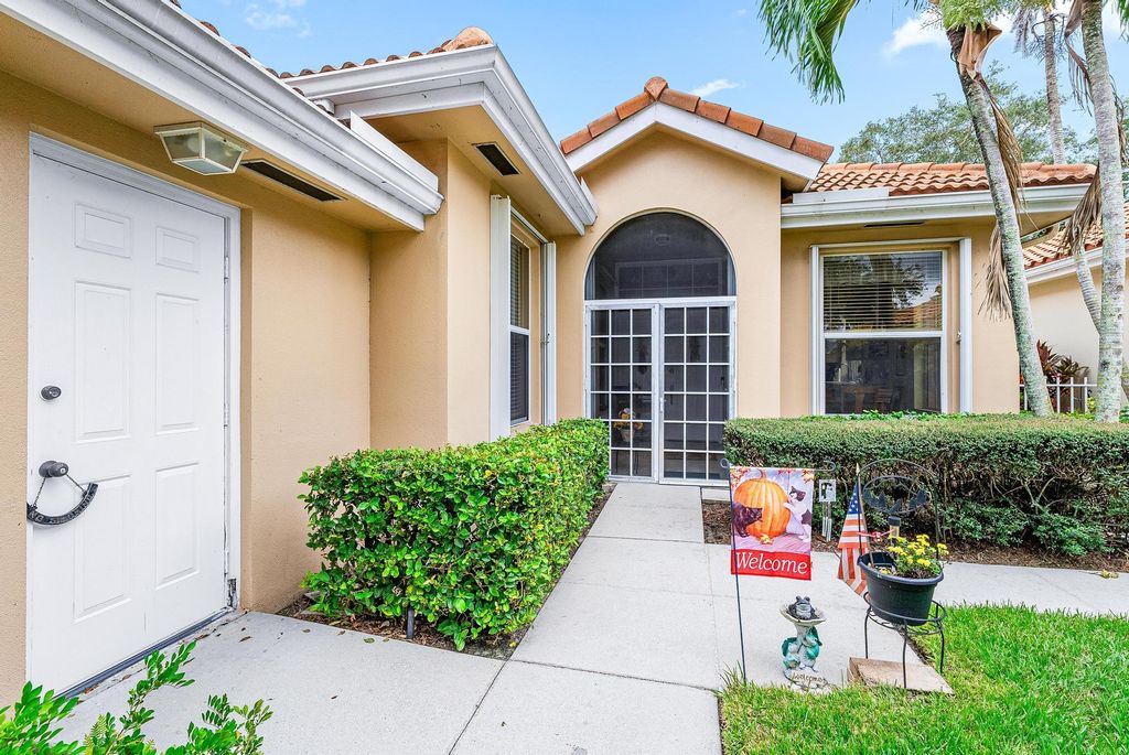 Photo of 190 E Hampton Way, Jupiter, FL 33458 (MLS # R10927016)