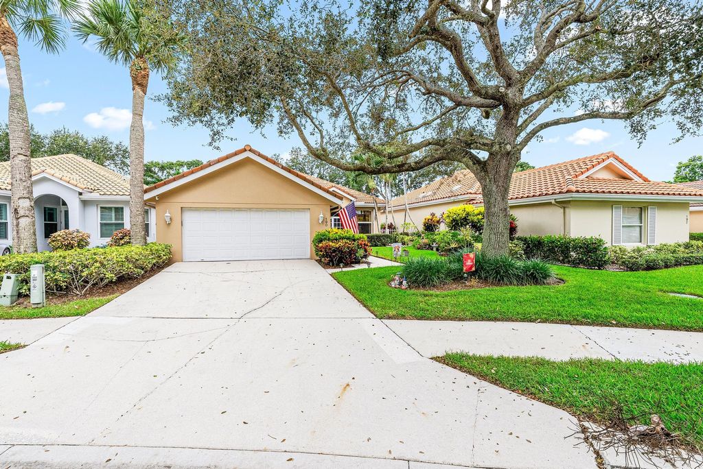 Photo of 190 E Hampton Way, Jupiter, FL 33458 (MLS # R10927016)