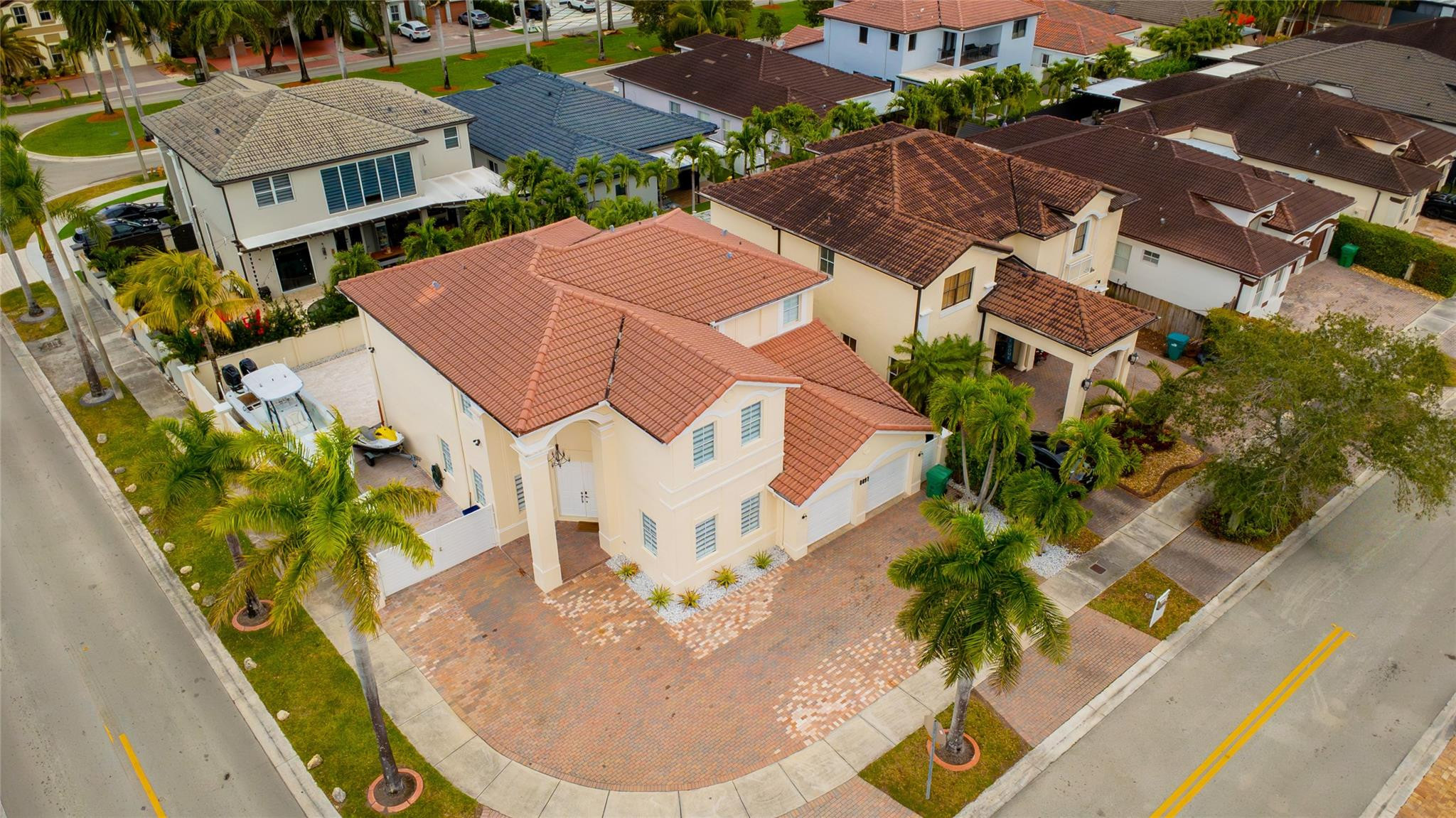 CENTURY GARDENS - Residential